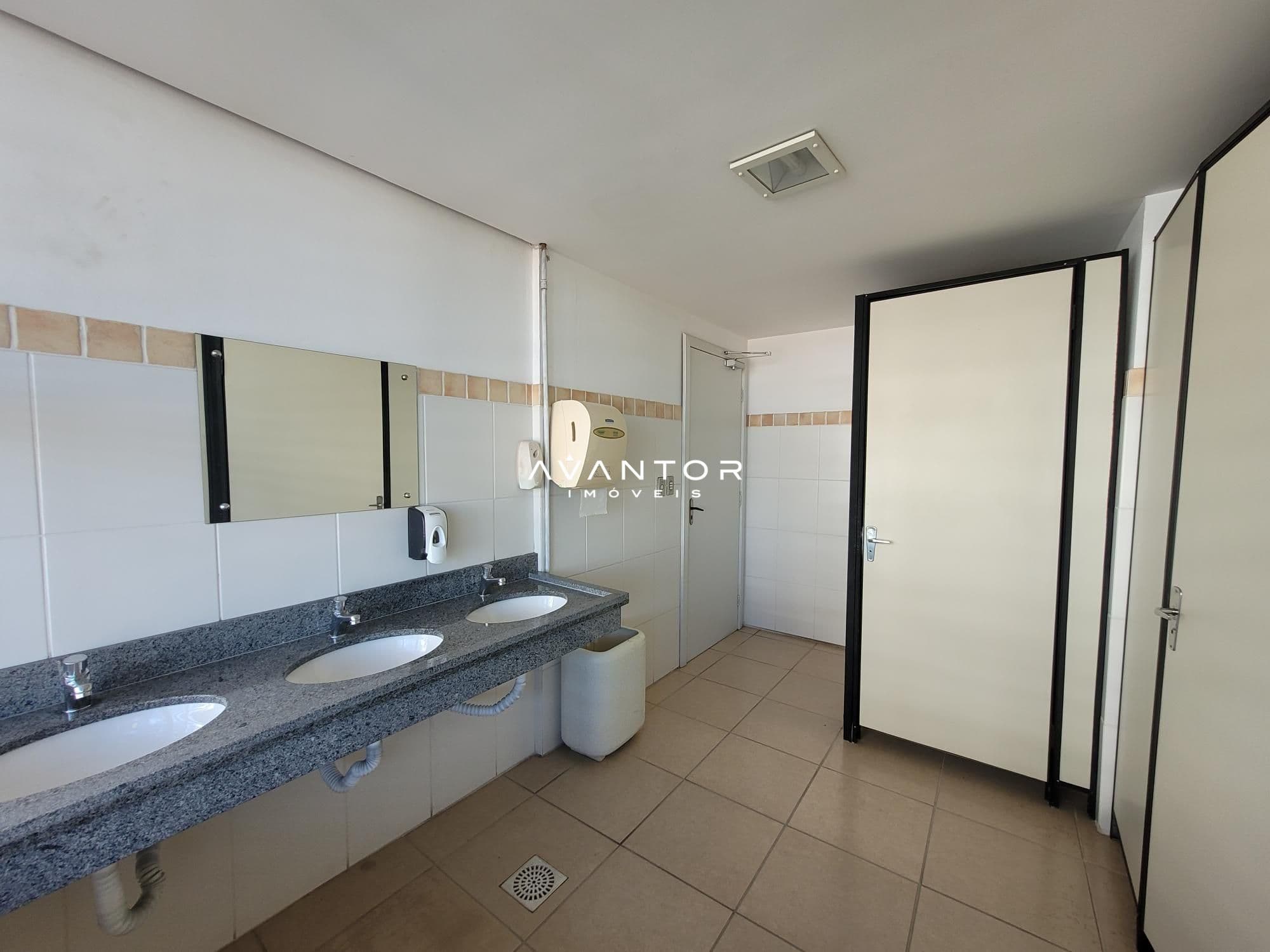 Sala Comercial com 10 salas para alugar em Nossa Senhora Medianeira, Santa Maria/RS — foto 23 de 31