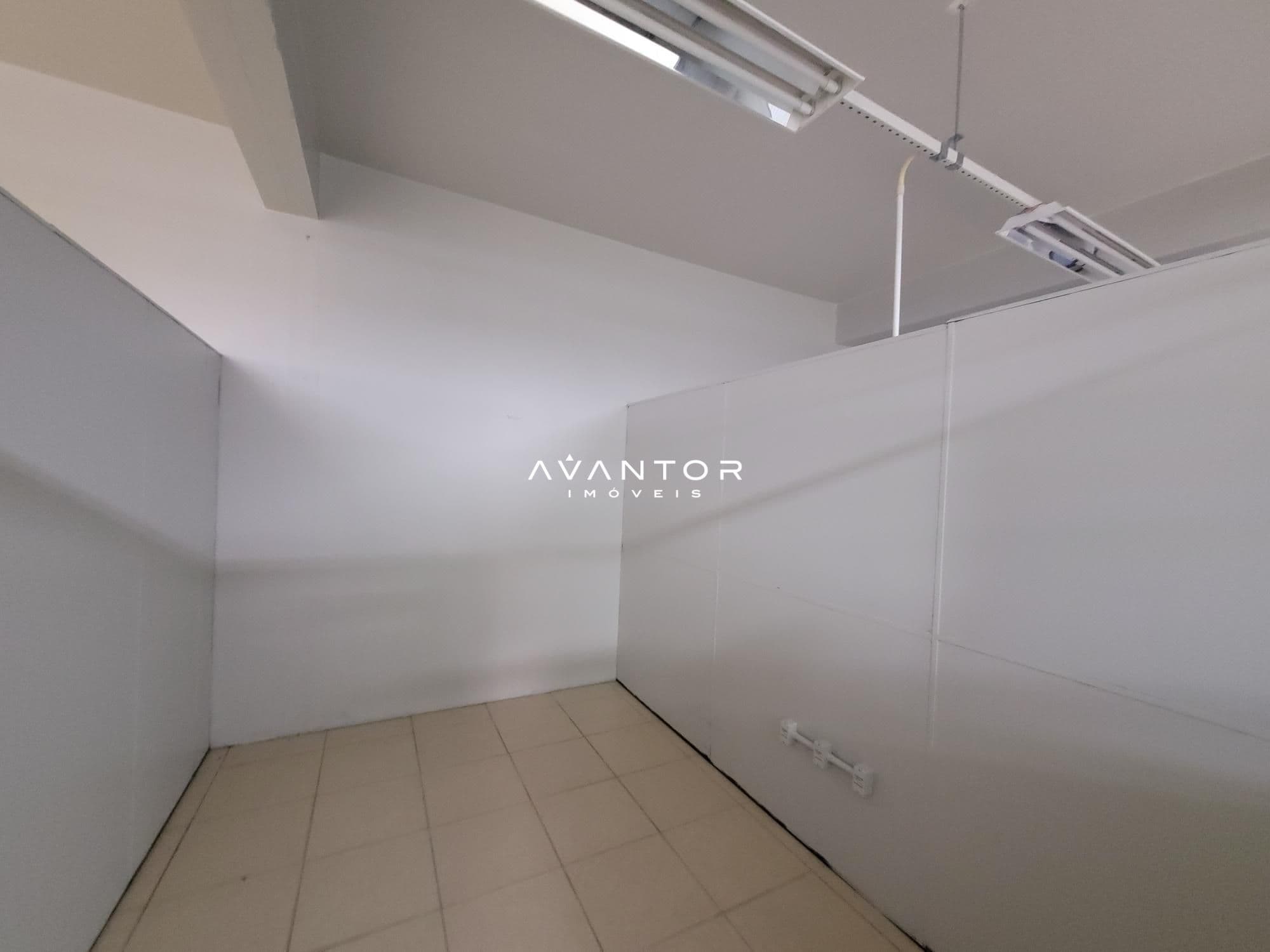 Sala Comercial com 9 salas para alugar em Nossa Senhora Medianeira, Santa Maria/RS — foto 13 de 22