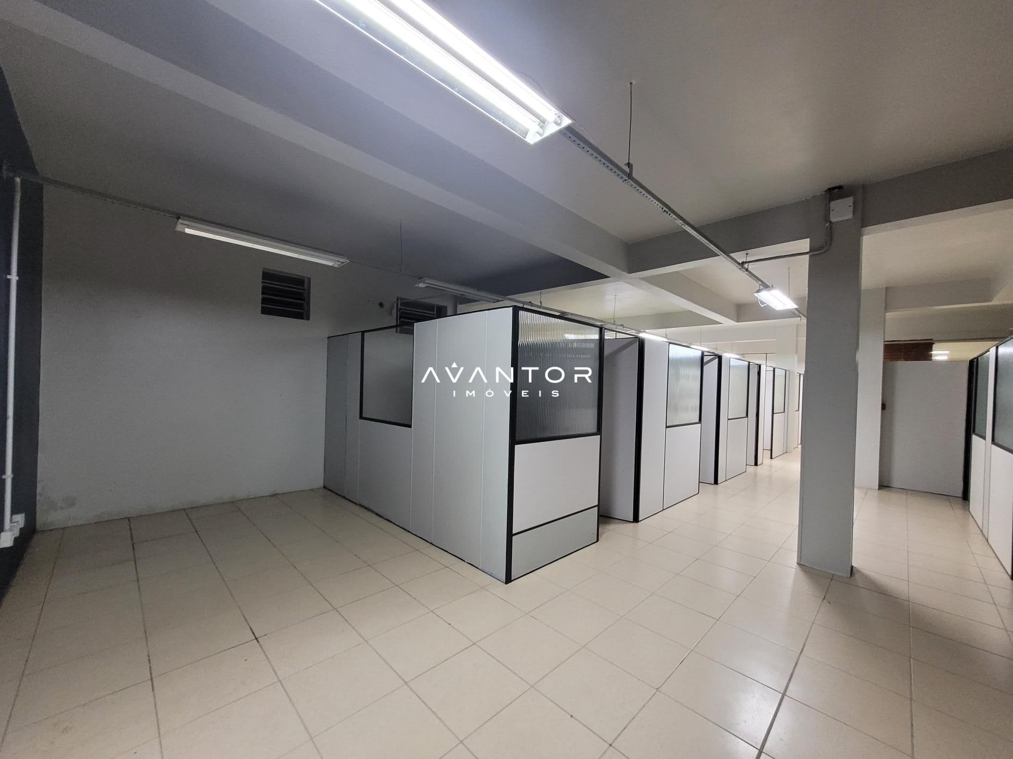 Sala Comercial com 9 salas para alugar em Nossa Senhora Medianeira, Santa Maria/RS — foto 19 de 22
