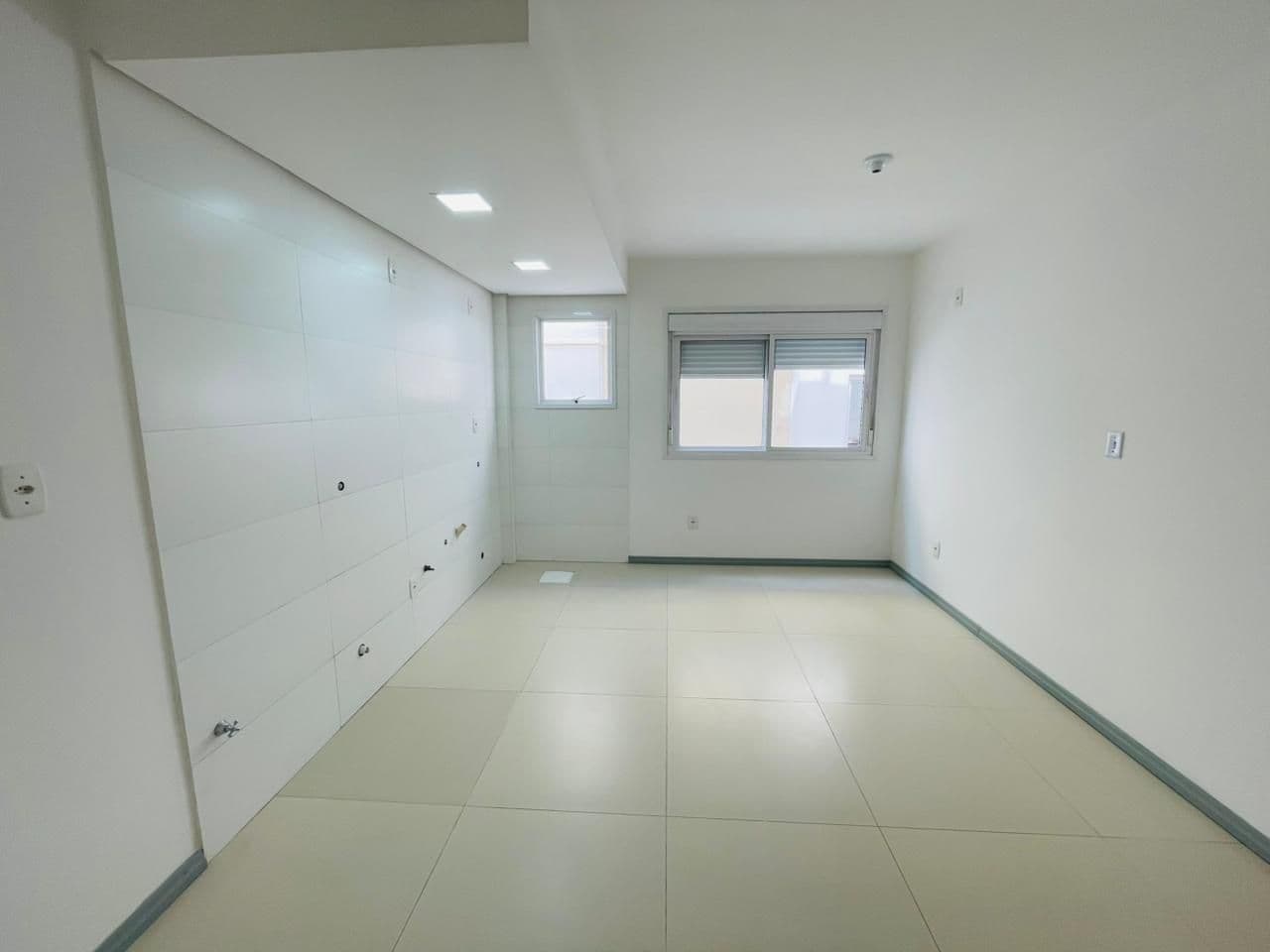 Kitnet studio disponível para locação e venda no bairro Camobi em Santa Maria — Studio com 1 quarto à venda em Camobi, Santa Maria/RS