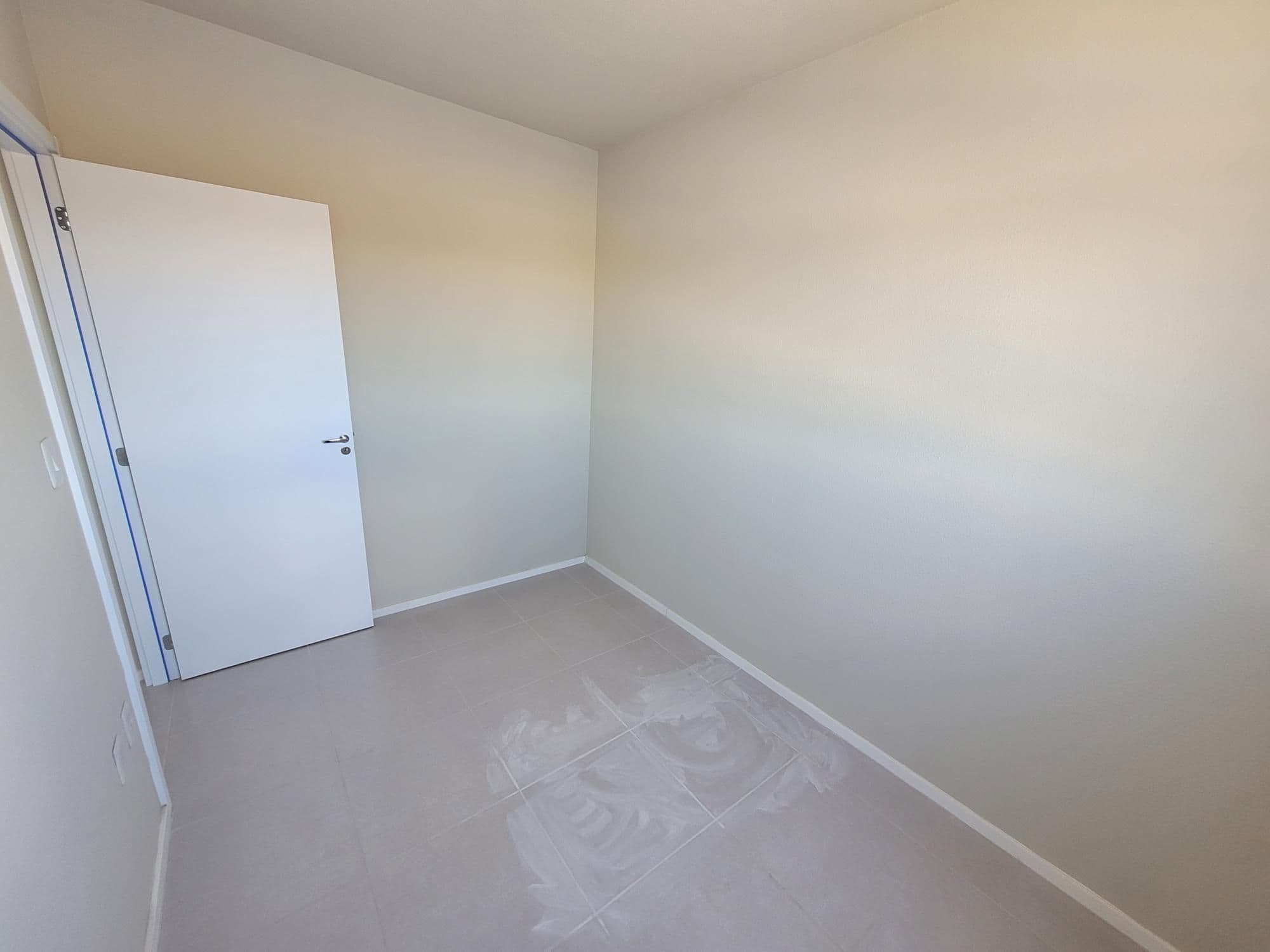 Apartamento De 2 Dormitórios, Sala de Estar, Banheiro Social, Cozinha, Área de Serviço e G — Apartamento com 2 quartos para alugar em Patronato, Santa Maria/RS