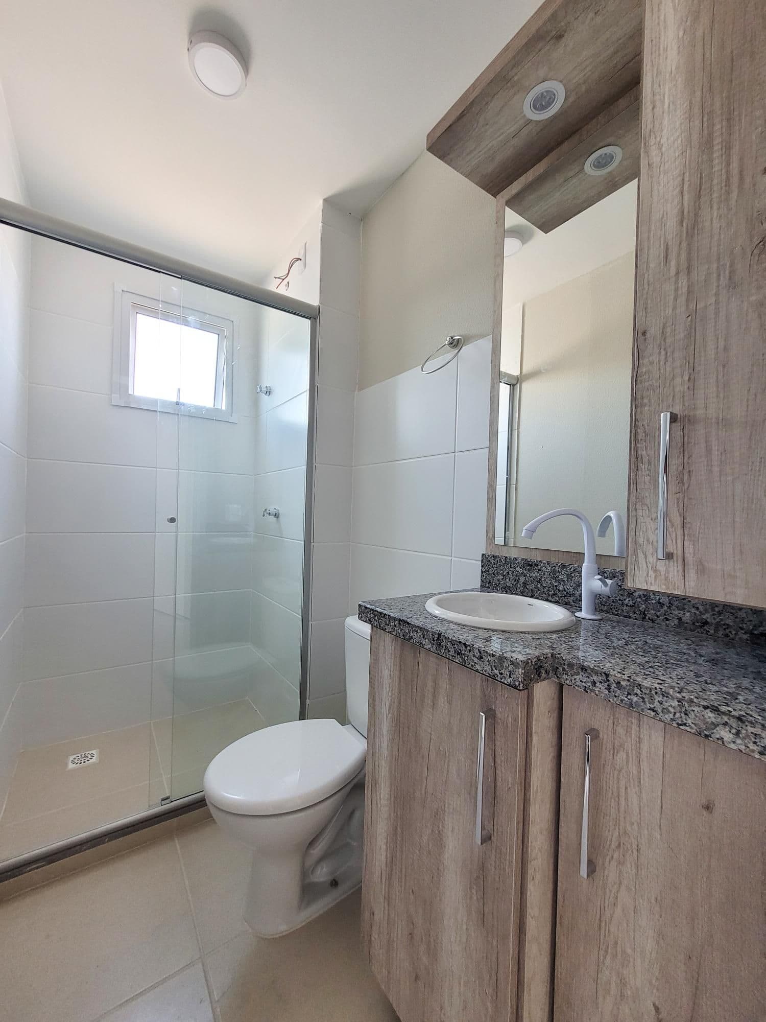 Apartamento De 2 Dormitórios, Sala de Estar, Banheiro Social, Cozinha, Área de Serviço e G — Apartamento com 2 quartos para alugar em Patronato, Santa Maria/RS