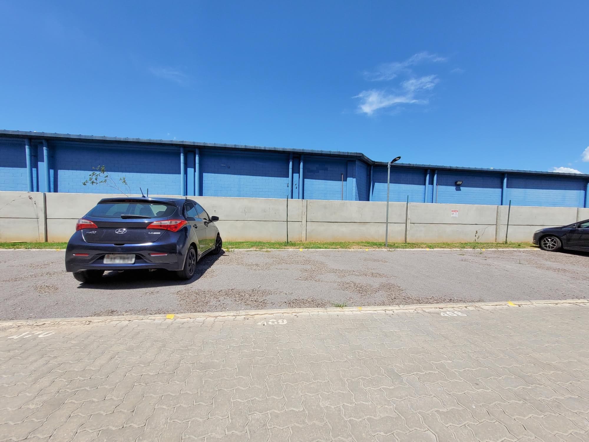Apartamento De 2 Dormitórios, Sala de Estar, Banheiro Social, Cozinha, Área de Serviço e G — Apartamento com 2 quartos para alugar em Patronato, Santa Maria/RS