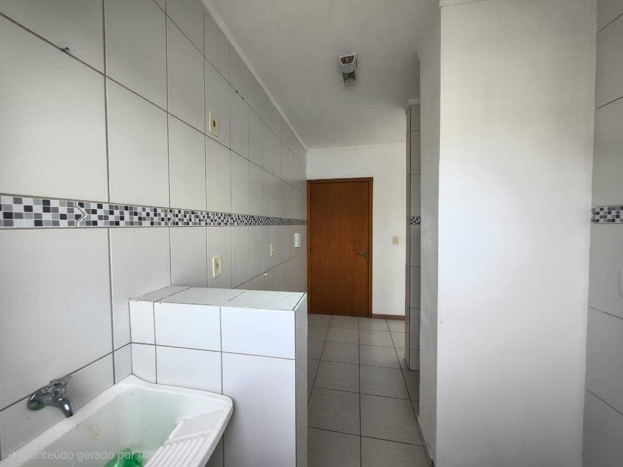 Apartamento de 1 dormitório, cozinha ,sala, churrasqueira e garagem no bairro Nossa Senhor — Apartamento com 1 quarto para alugar em Nossa Senhora de Fátima, Santa Maria/RS