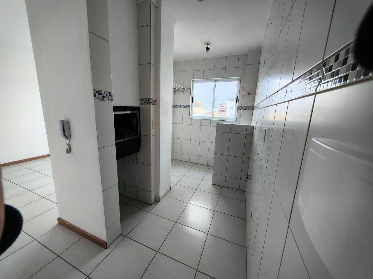Apartamento de 1 dormitório, cozinha ,sala, churrasqueira e garagem no bairro Nossa Senhor — Apartamento com 1 quarto para alugar em Nossa Senhora de Fátima, Santa Maria/RS