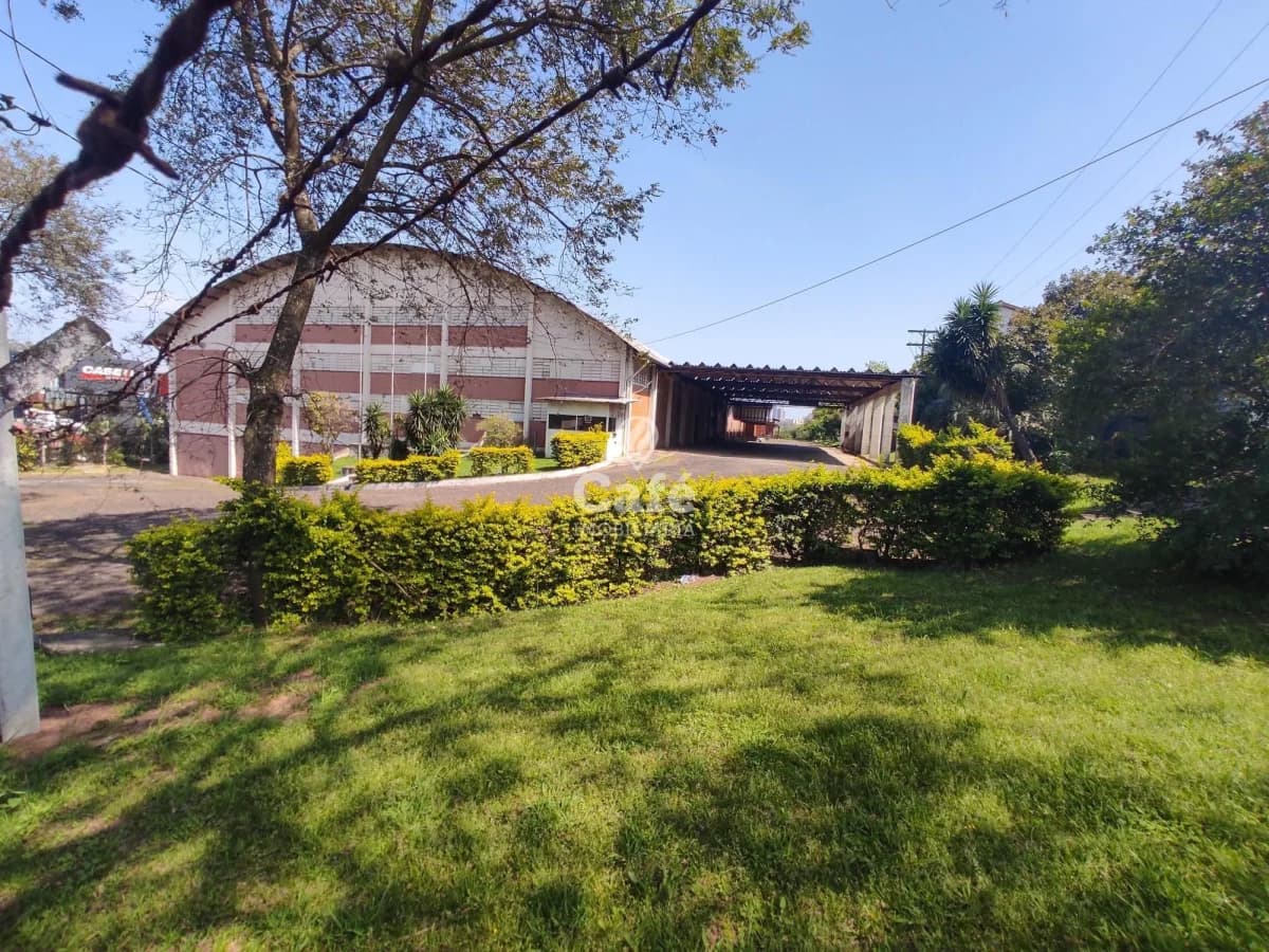 Fachada da propriedade com área externa — Prédio Comercial com 12 salas para alugar em Nossa Senhora de Lourdes, Santa Maria/RS