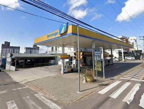 Posto de Combustível em Funcionamento para Locação Na Avenida Medianeira — Loja com 5 salas para alugar em Centro, Santa Maria/RS