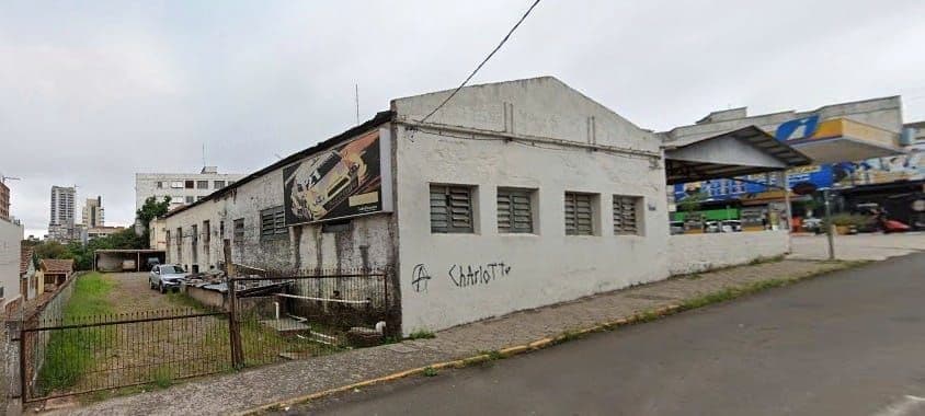 Posto de Combustível em Funcionamento para Locação Na Avenida Medianeira — Loja com 5 salas para alugar em Centro, Santa Maria/RS