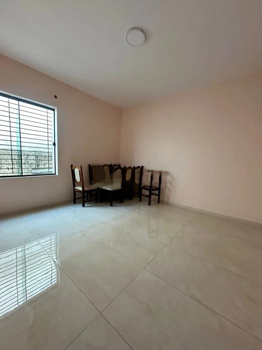 Casa Comercial Ampla No Bairro Lourdes Com 4 Salas, 3 Banheiros, Pátio e Estacionamento — Casa Comercial com 4 salas para alugar em Nossa Senhora de Lourdes, Santa Maria/RS