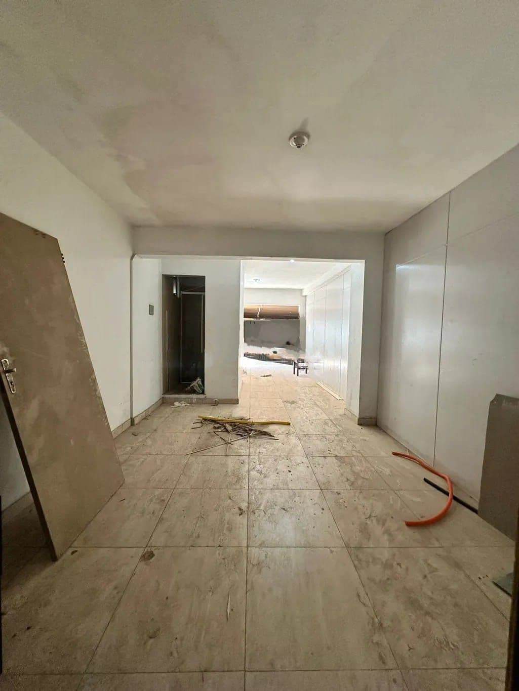 Casa Comercial Ampla No Bairro Lourdes Com 4 Salas, 3 Banheiros, Pátio e Estacionamento — Casa Comercial com 4 salas para alugar em Nossa Senhora de Lourdes, Santa Maria/RS