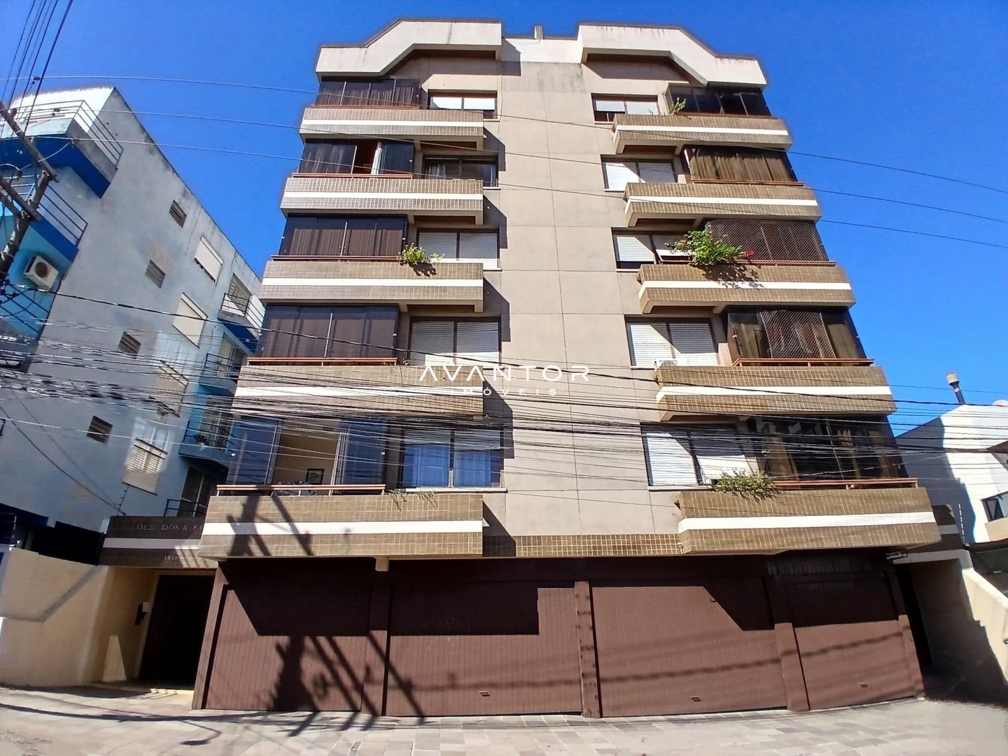Fachada do prédio com sacadas — Apartamento com 2 quartos à venda no Residencial Dona Elisa, em Centro, Santa Maria/RS