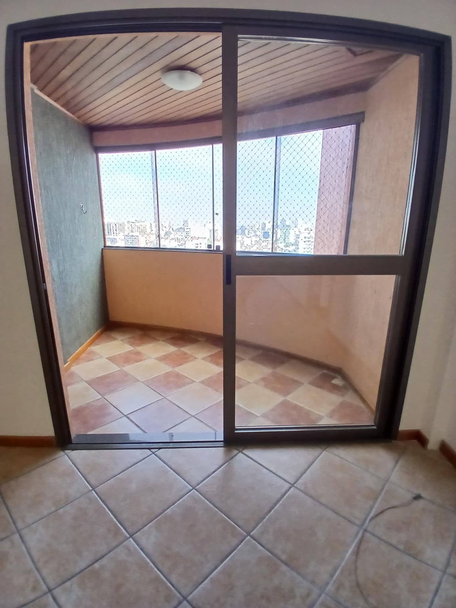 Apartamento De 3 Dormitórios Para Locação No Residencial Royal Plaza — Apartamento com 3 quartos para alugar em Nossa Senhora das Dores, Santa Maria/RS