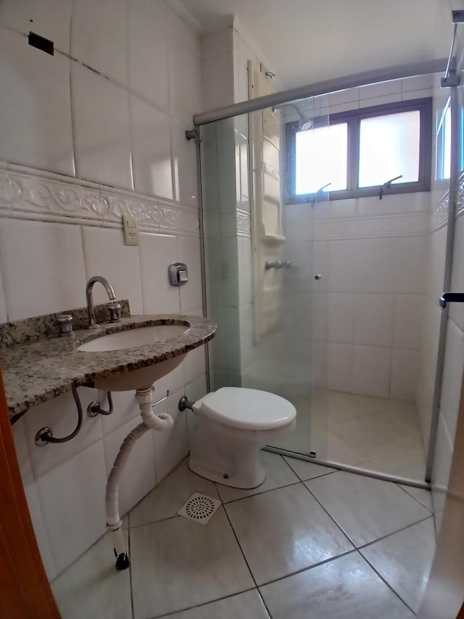 Apartamento De 3 Dormitórios Para Locação No Residencial Royal Plaza — Apartamento com 3 quartos para alugar em Nossa Senhora das Dores, Santa Maria/RS