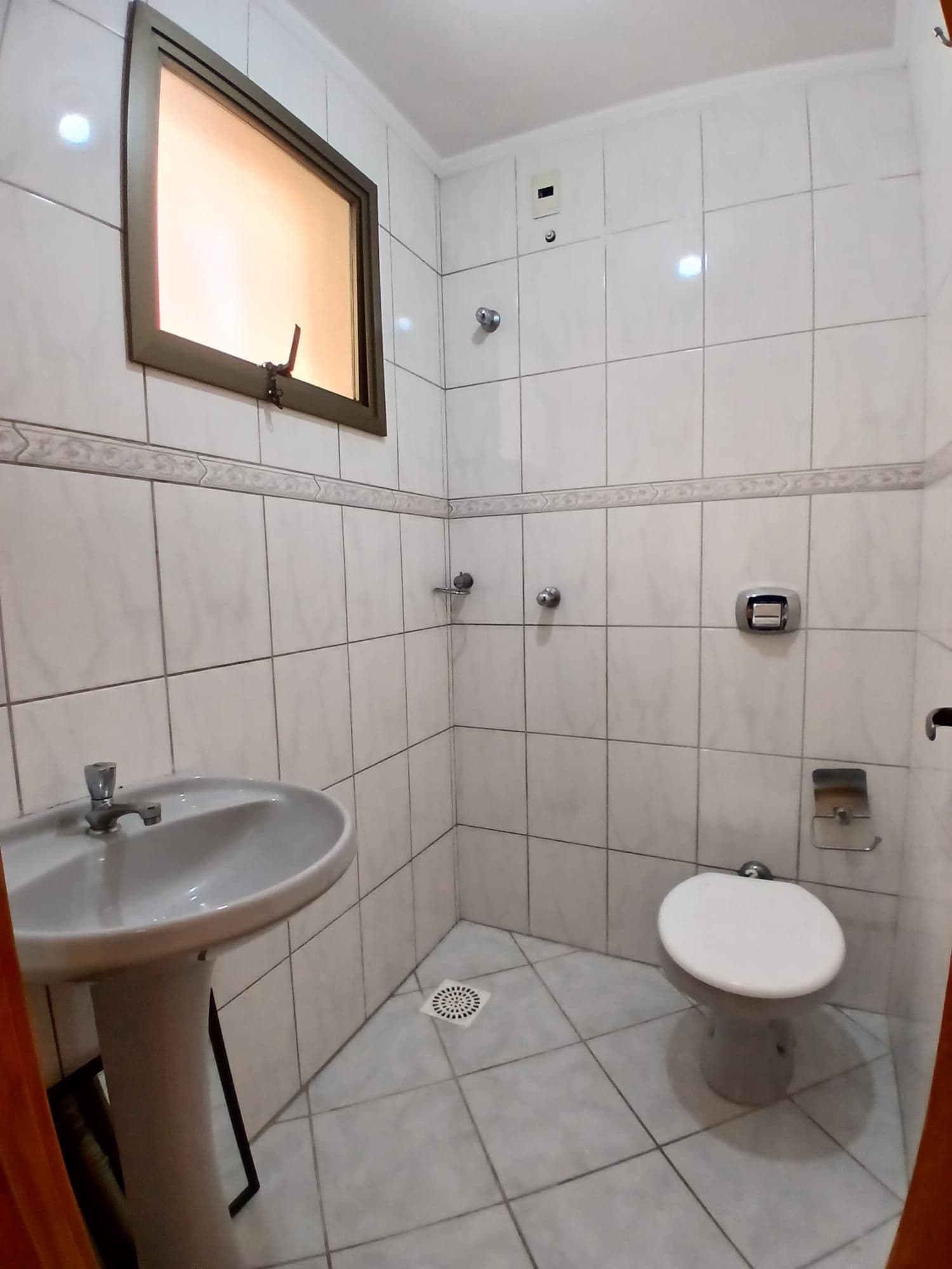 Apartamento De 3 Dormitórios Para Locação No Residencial Royal Plaza — Apartamento com 3 quartos para alugar em Nossa Senhora das Dores, Santa Maria/RS