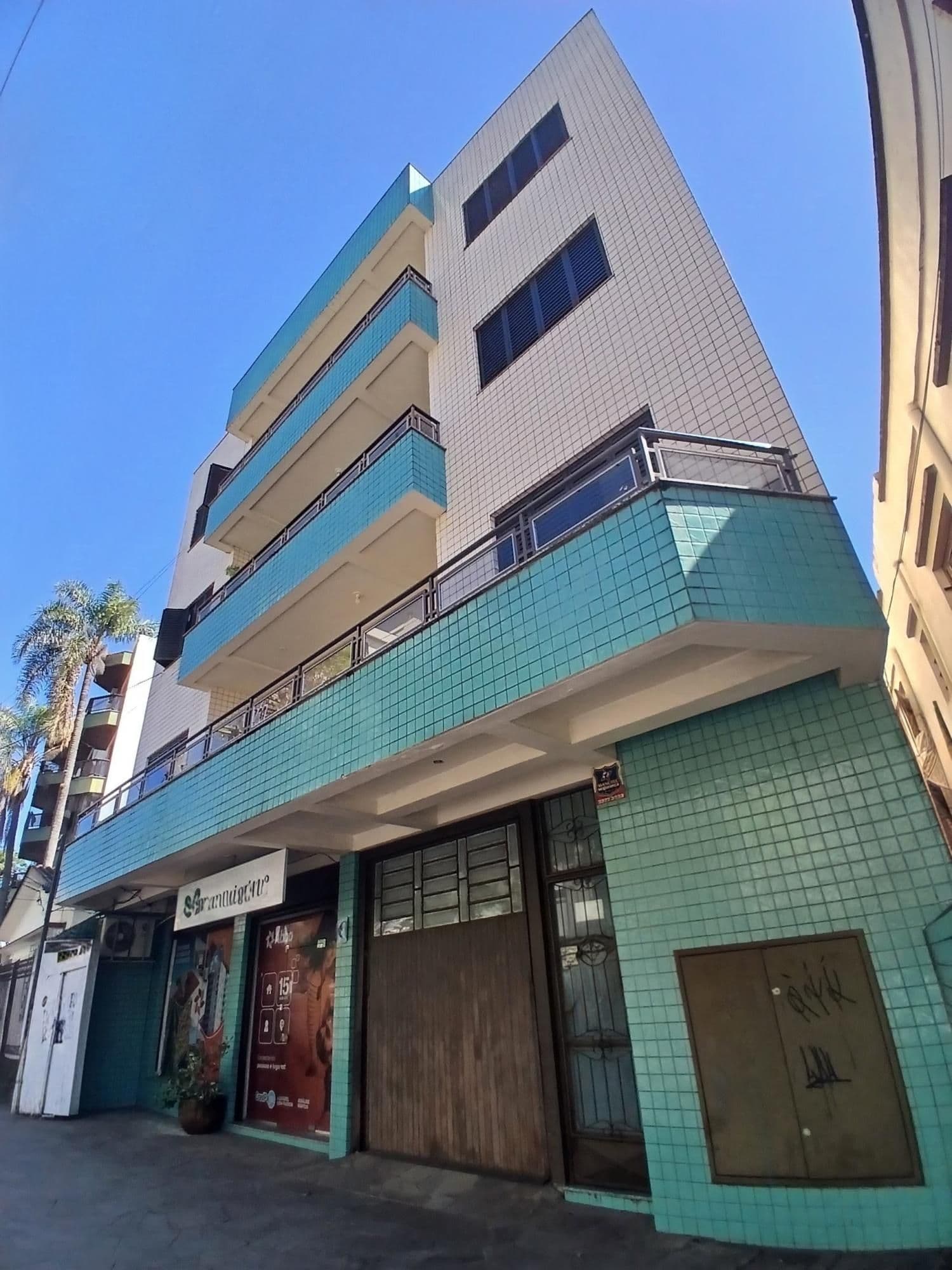 Apartamento Central de 1 dormitório, sala de estar, banheiro social, cozinha e área de ser — Apartamento com 1 quarto para alugar em Centro, Santa Maria/RS