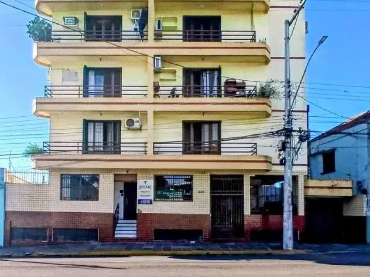 Fachada do prédio com sacadas — Edifício Cecilia, Nossa Senhora das Dores, Santa Maria/RS