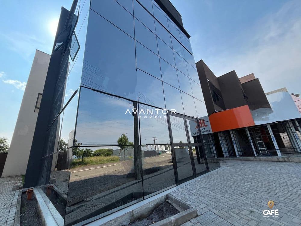 Fachada do prédio com vidraçaria — Sala Comercial com 1 sala à venda em Camobi, Santa Maria/RS