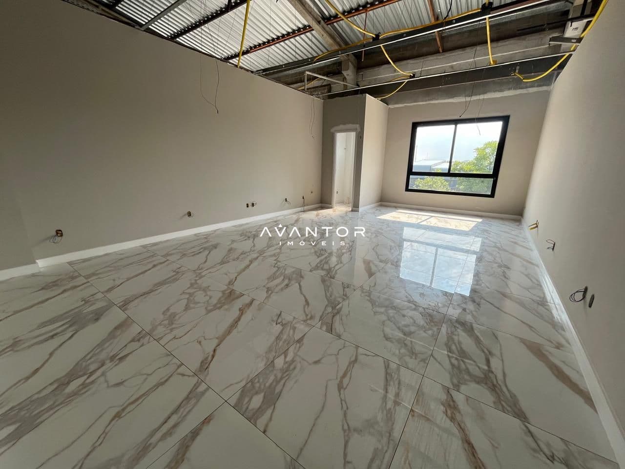 Sala Comercial com 1 sala à venda em Camobi, Santa Maria/RS — foto 2 de 3
