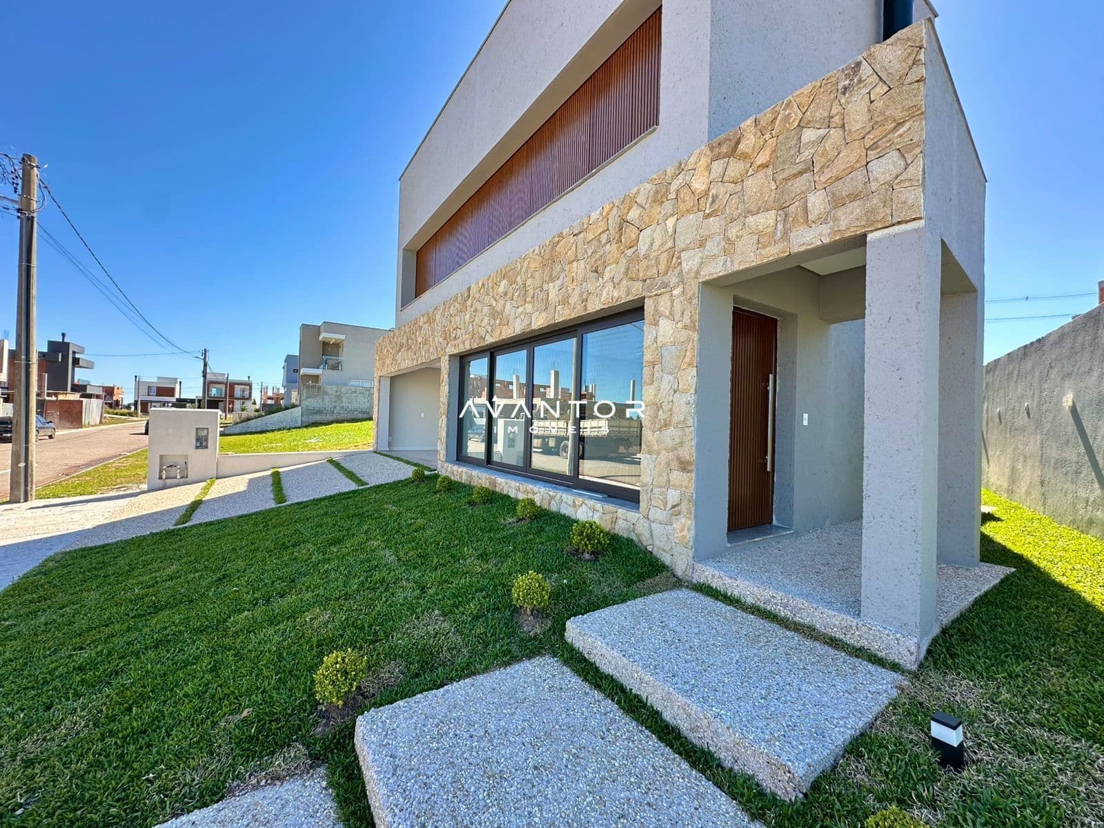 Casa com 4 quartos à venda no Residencial Real Park, em Tomazetti, Santa Maria/RS — foto 2 de 36