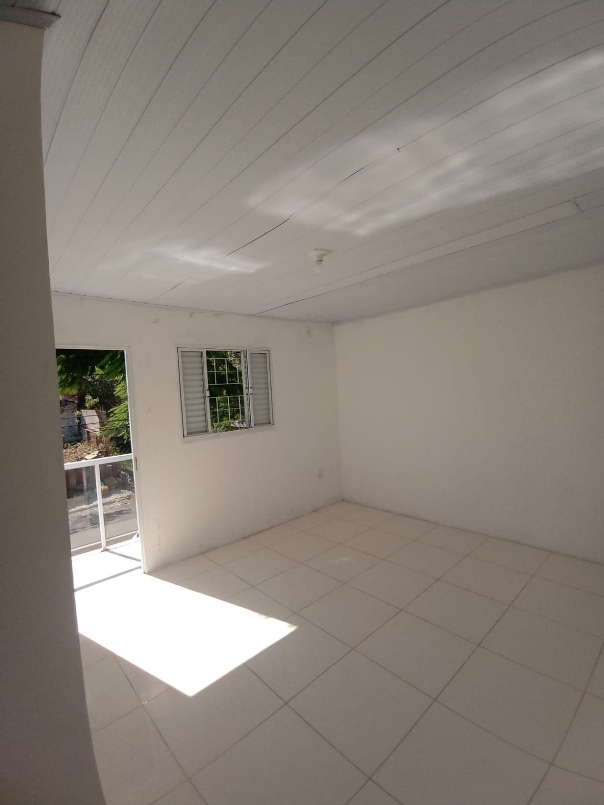 Kitnet Com Banheiro e Sacada Próximo a UFN — Studio com 1 quarto para alugar em Nossa Senhora do Rosário, Santa Maria/RS