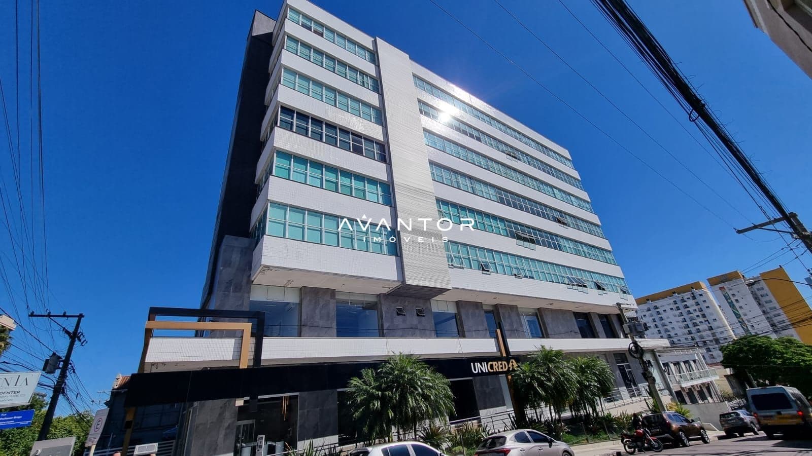 Fachada do prédio com garagem — Sala Comercial com 1 sala para alugar em Centro, Santa Maria/RS