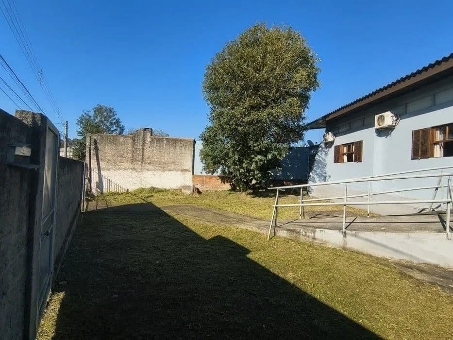 Casa mobiliada de 3 dormitórios no bairro JK para locação — Casa com 3 quartos para alugar em Juscelino Kubitschek, Santa Maria/RS