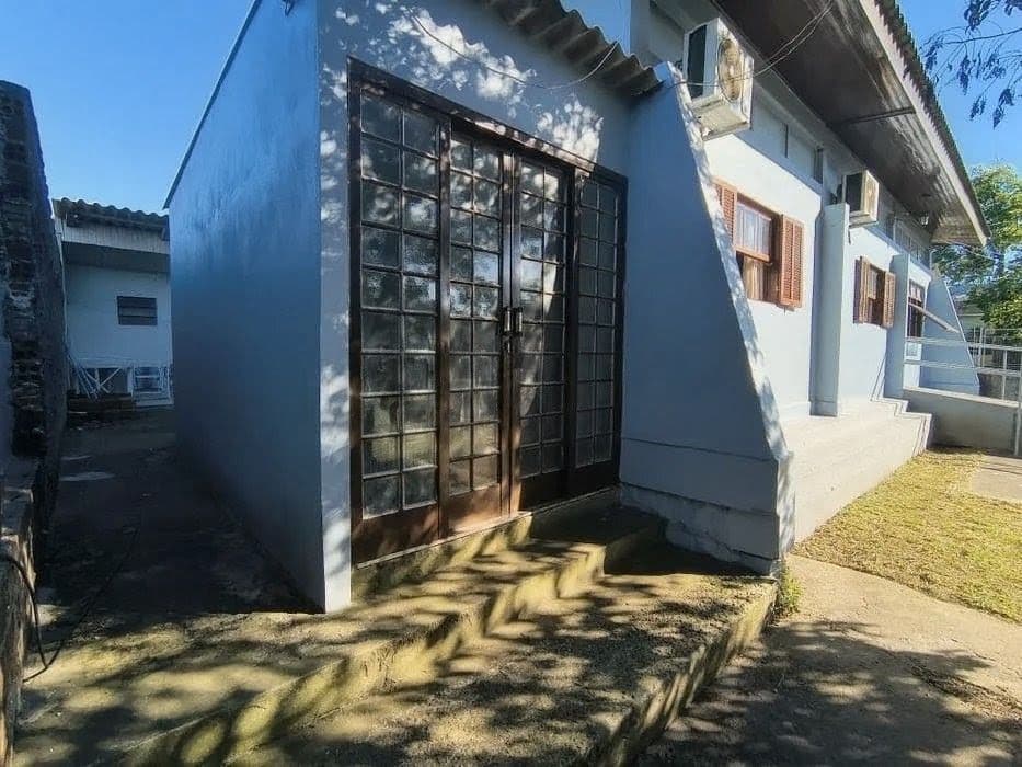 Casa mobiliada de 3 dormitórios no bairro JK para locação — Casa com 3 quartos para alugar em Juscelino Kubitschek, Santa Maria/RS