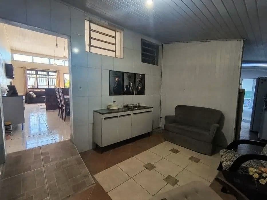 Casa mobiliada de 3 dormitórios no bairro JK para locação — Casa com 3 quartos para alugar em Juscelino Kubitschek, Santa Maria/RS
