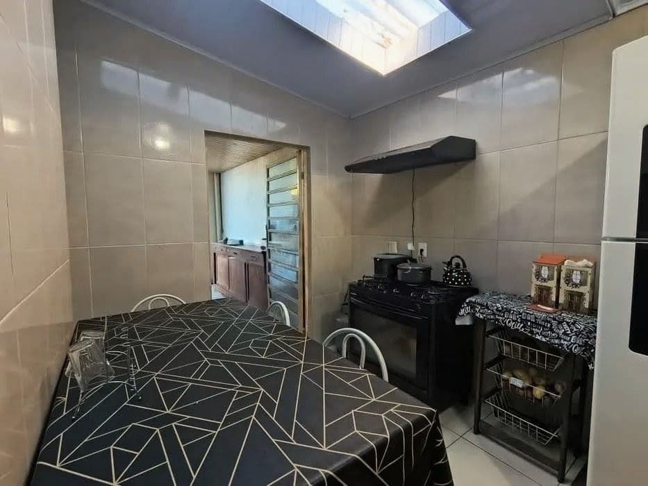 Casa mobiliada de 3 dormitórios no bairro JK para locação — Casa com 3 quartos para alugar em Juscelino Kubitschek, Santa Maria/RS