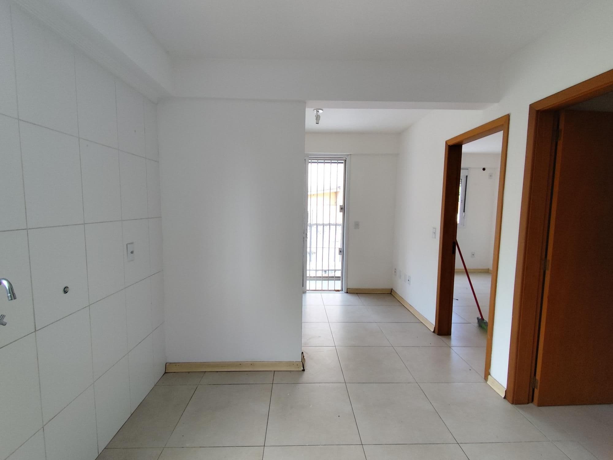 Apartamento de 1 dormitório, com terraço e garagem — Apartamento com 1 quarto para alugar em Centro, Santa Maria/RS
