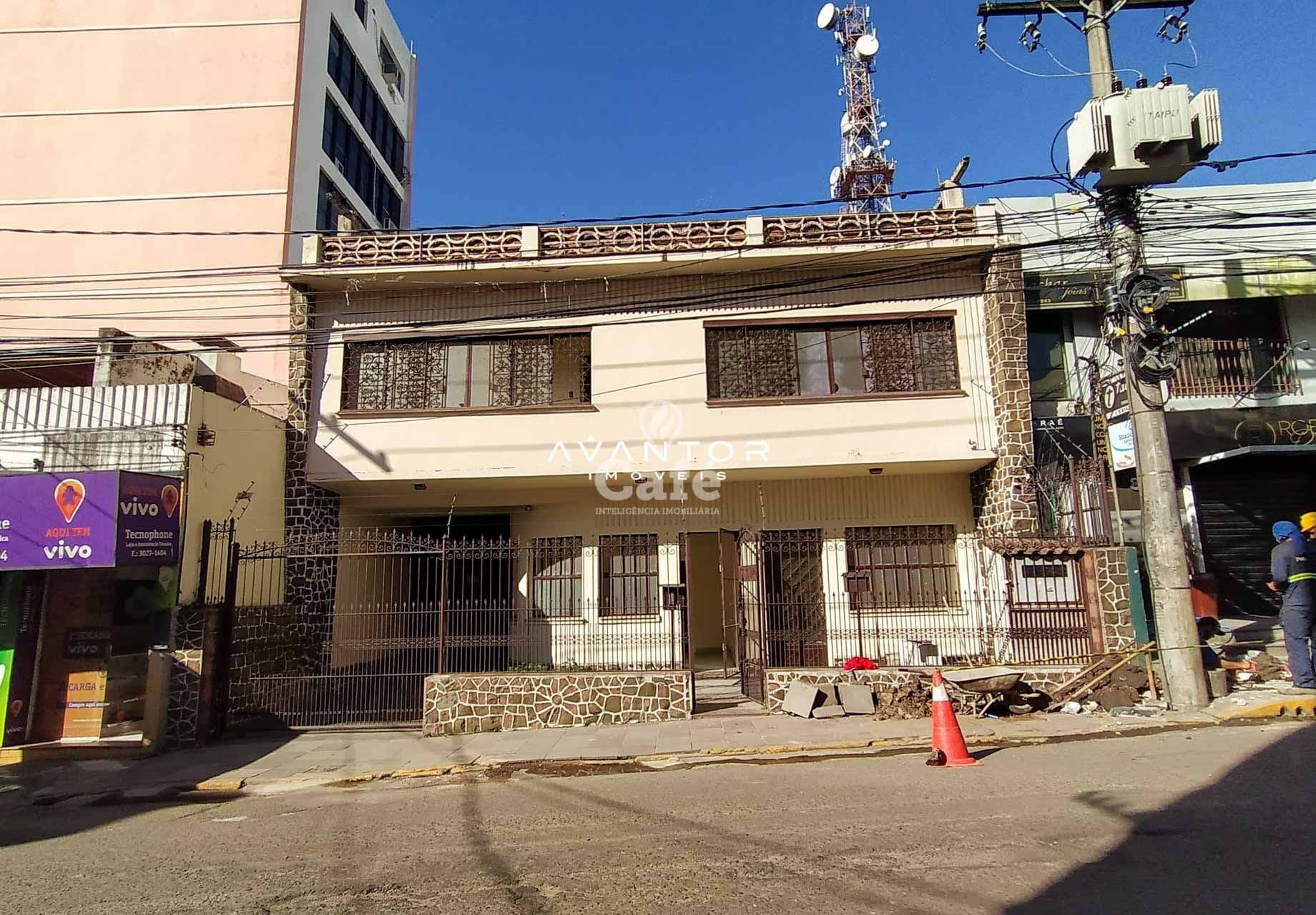Fachada da construção com entrada para comércio — Casa Comercial com 7 salas para alugar em Centro, Santa Maria/RS