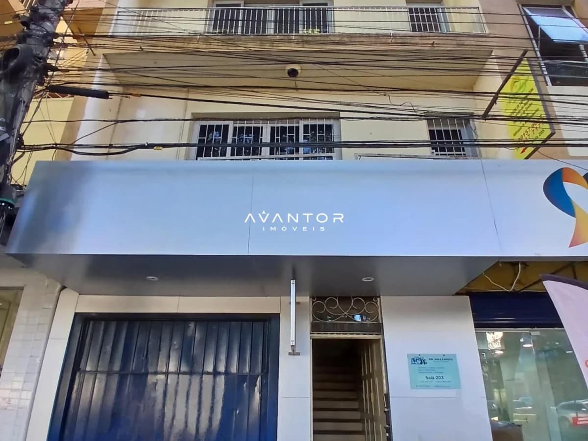 Fachada do prédio com lojas comerciais — Edifício Eurelio Bortolazzo, Centro, Santa Maria/RS