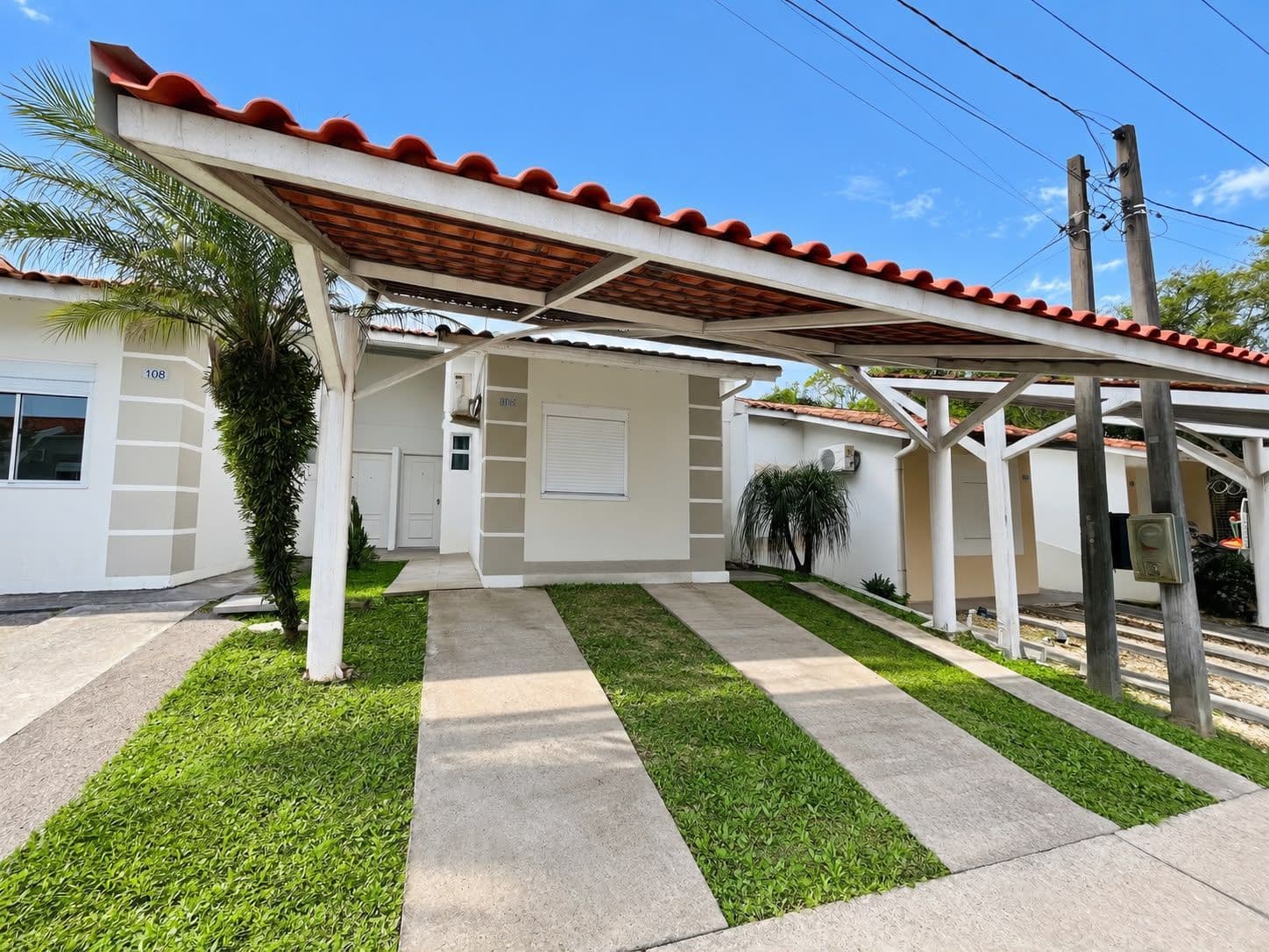 Fachada da casa com garagem coberta — Casa com 2 quartos à venda no Residencial Terra Nova, em Cerrito, Santa Maria/RS