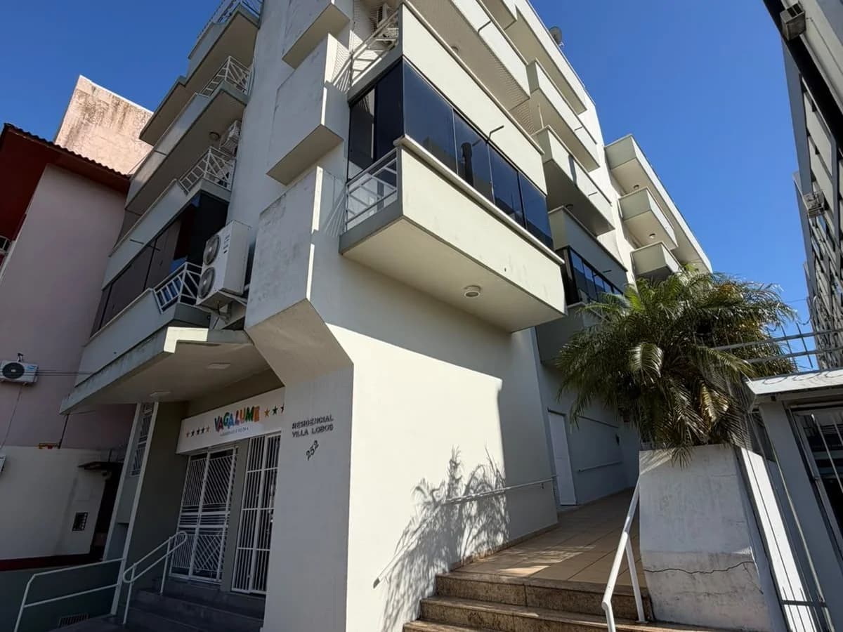 Fachada do prédio com sacadas — Apartamento com 4 quartos à venda em Nossa Senhora de Fátima, Santa Maria/RS