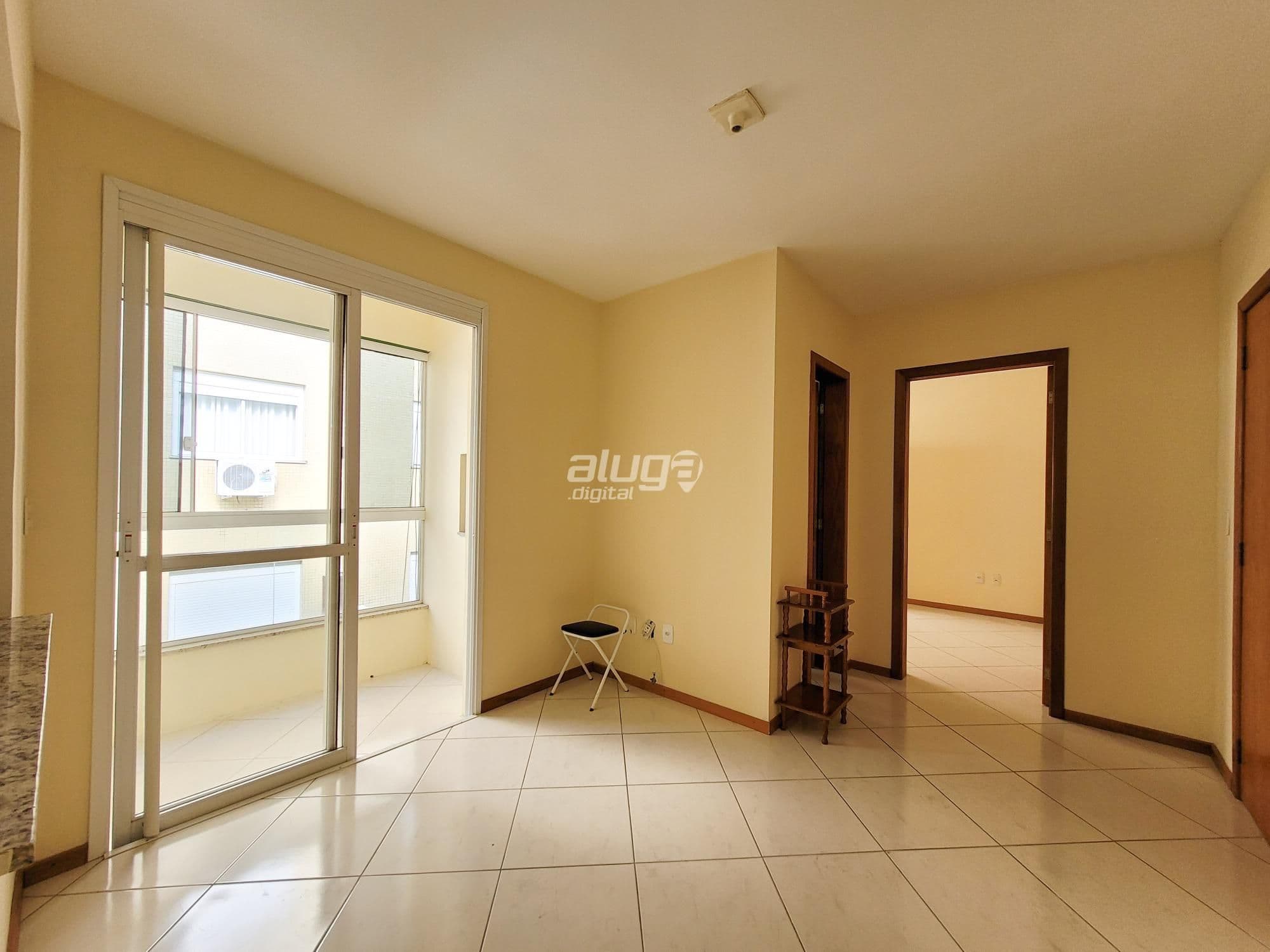 Apartamento com 1 quarto para alugar no Edifício Nanci Franco Tocchetto, em Bonfim, Santa Maria/RS — foto 2 de 15