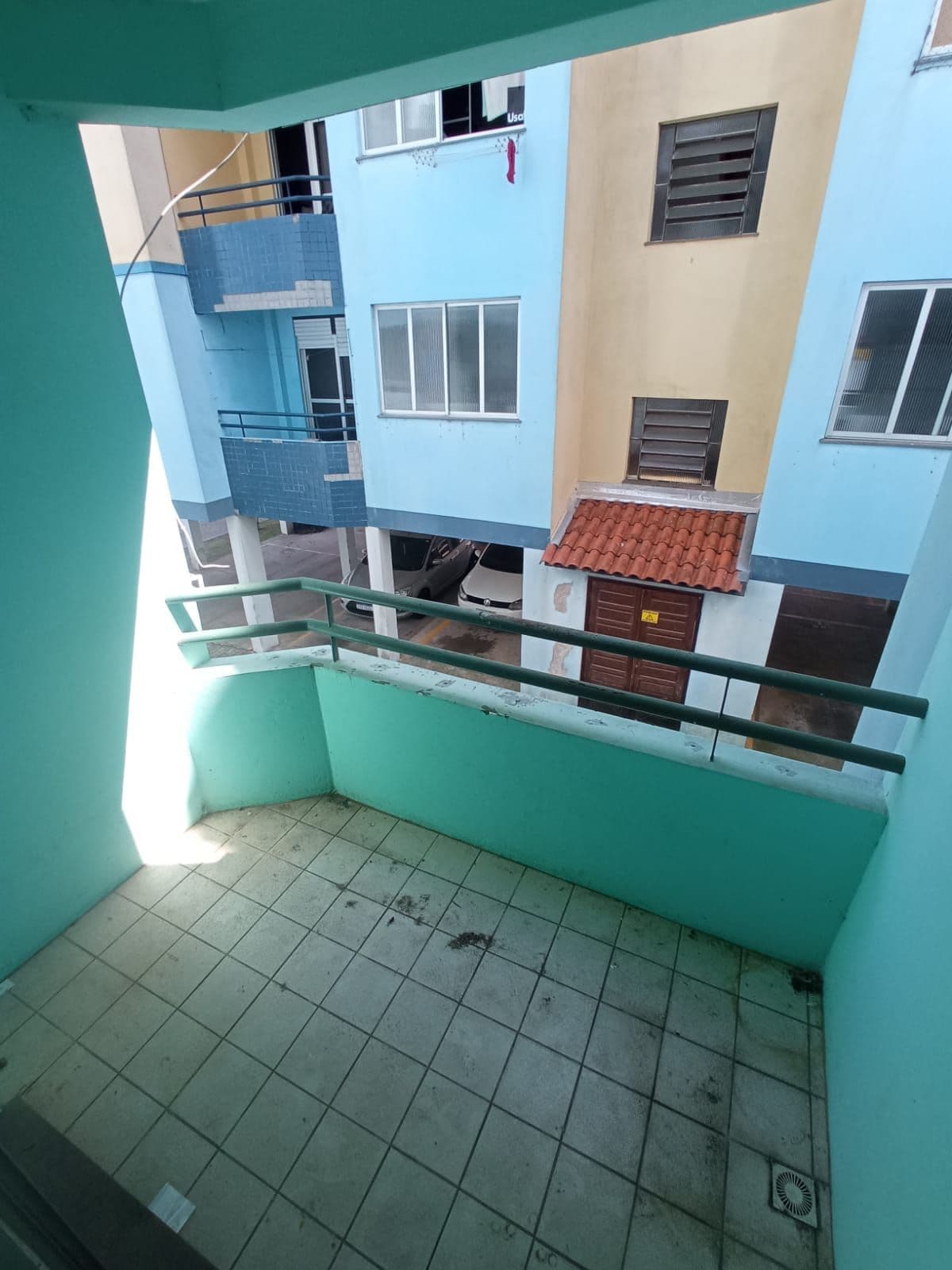 Apartamento De 2 Dormitórios, Sala de Estar com Sacada, Banheiro Social, Cozinha, Área de — Apartamento com 2 quartos para alugar em Duque de Caxias, Santa Maria/RS