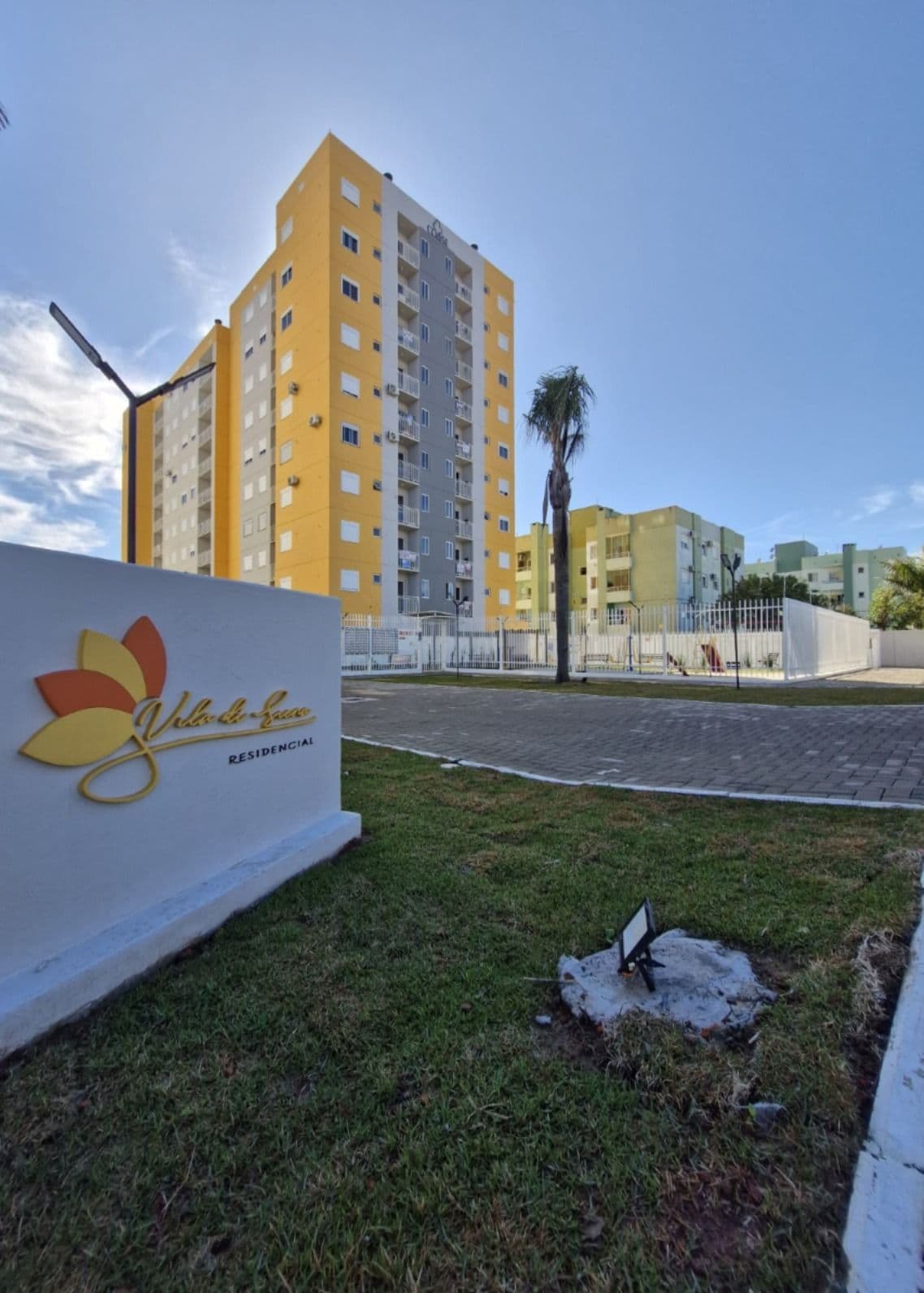 Apartamento de 2 dormitórios, sacada, churrasqueira com garagem no bairro Camobi em Santa — Apartamento com 2 quartos à venda em Camobi, Santa Maria/RS