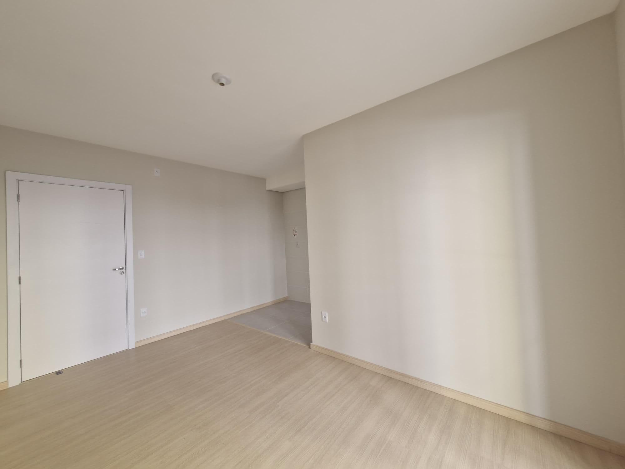 Apartamento de 2 dormitórios, sacada, churrasqueira com garagem no bairro Camobi em Santa — Apartamento com 2 quartos à venda em Camobi, Santa Maria/RS