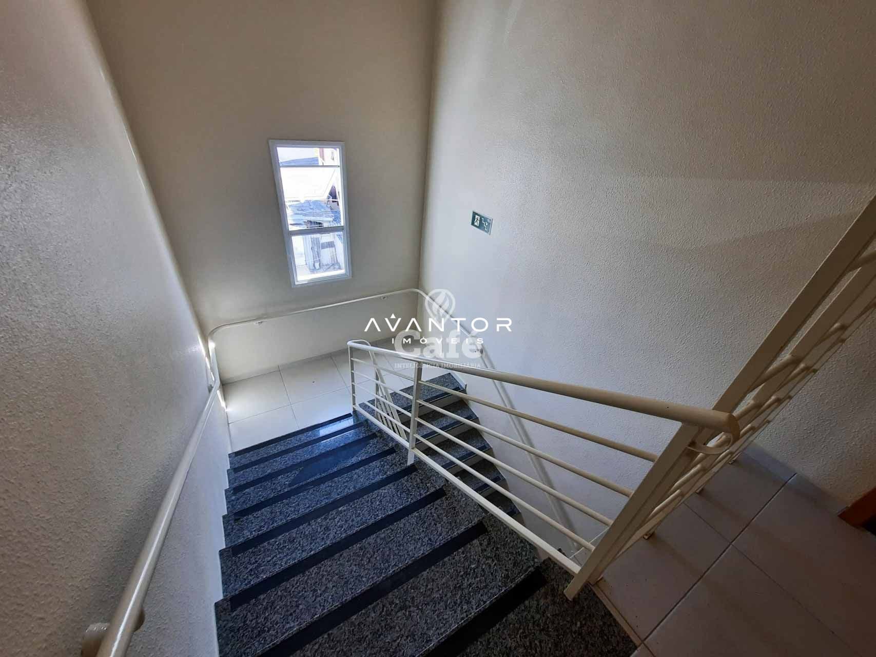 Residencial Vitória - Ótimo apartamento de 2 dormitórios, com box de garagem DUPLO (dois c — Apartamento com 2 quartos à venda em Nossa Senhora Medianeira, Santa Maria/RS