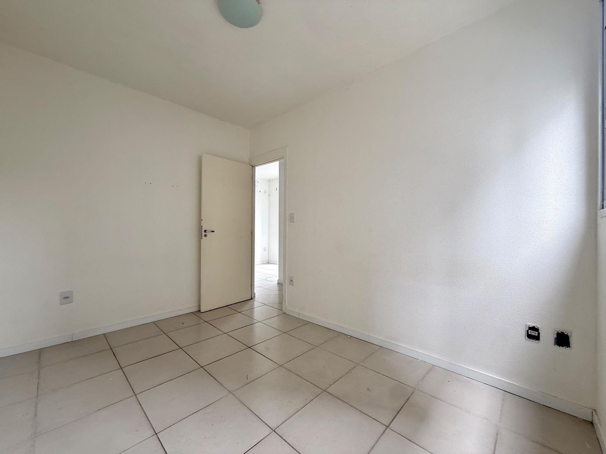 Apartamento 2 quartos, sacada, elevador ,1 vaga no bairro Medianeira — Apartamento com 2 quartos à venda em Nossa Senhora Medianeira, Santa Maria/RS