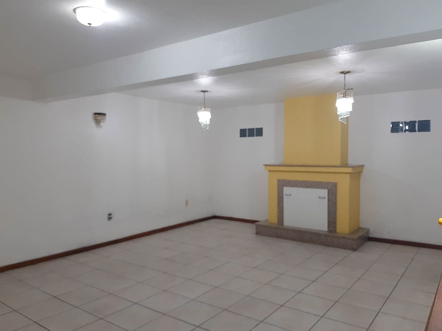 Casa Duplex De 5 Dormitórios, (2) Suíte, (4) Salas, (3) Banheiros, Closet, (3) Cozinhas, L — Casa com 5 quartos à venda em Nossa Senhora do Perpétuo Socorro, Santa Maria/RS