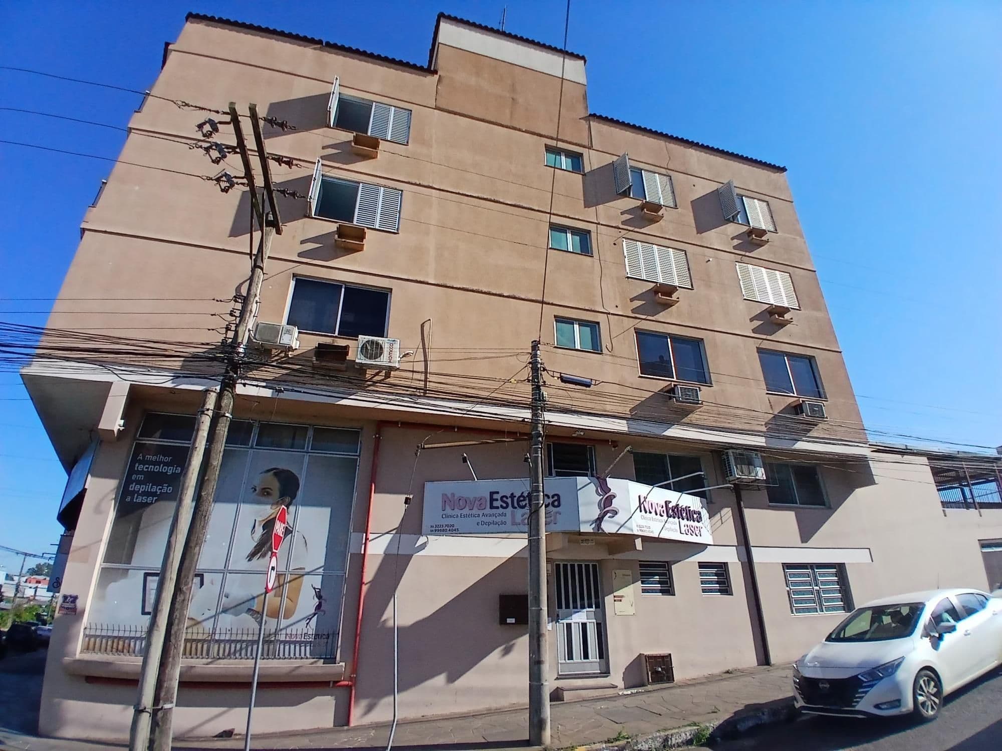Apartamento Amplo De 2 Dormitórios, Suíte, Sala 2 Ambientes, 2 Banheiros, Cozinha, Área De — Apartamento com 2 quartos para alugar em Nossa Senhora Medianeira, Santa Maria/RS