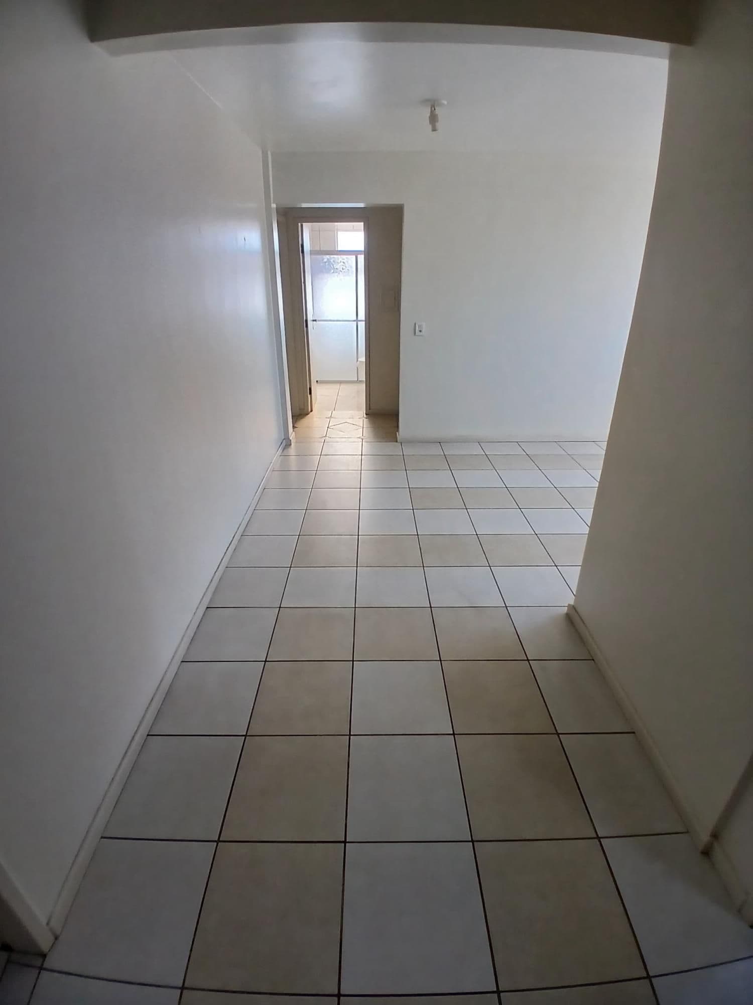 Apartamento Amplo De 2 Dormitórios, Suíte, Sala 2 Ambientes, 2 Banheiros, Cozinha, Área De — Apartamento com 2 quartos para alugar em Nossa Senhora Medianeira, Santa Maria/RS