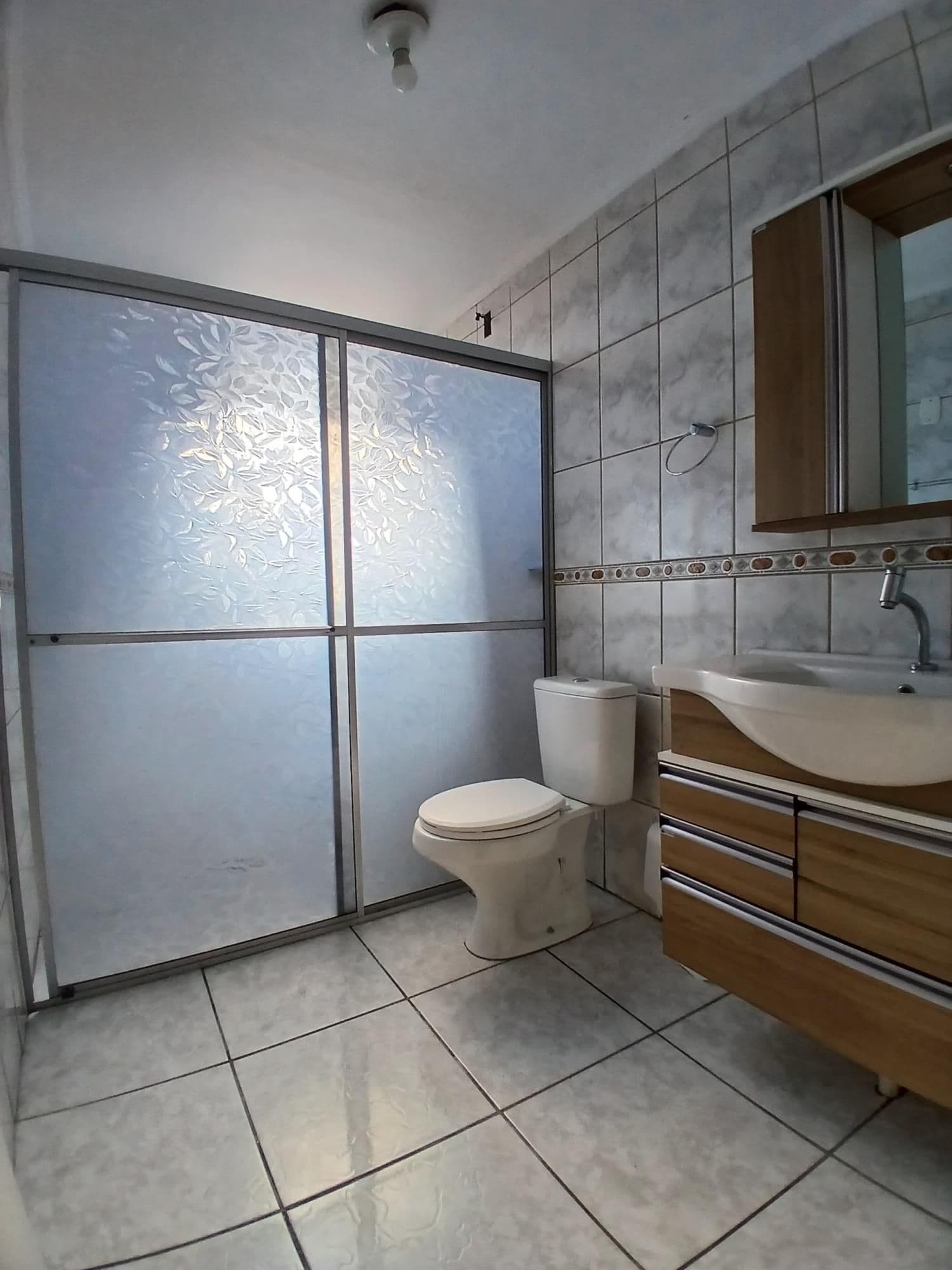 Apartamento Amplo De 2 Dormitórios, Suíte, Sala 2 Ambientes, 2 Banheiros, Cozinha, Área De — Apartamento com 2 quartos para alugar em Nossa Senhora Medianeira, Santa Maria/RS