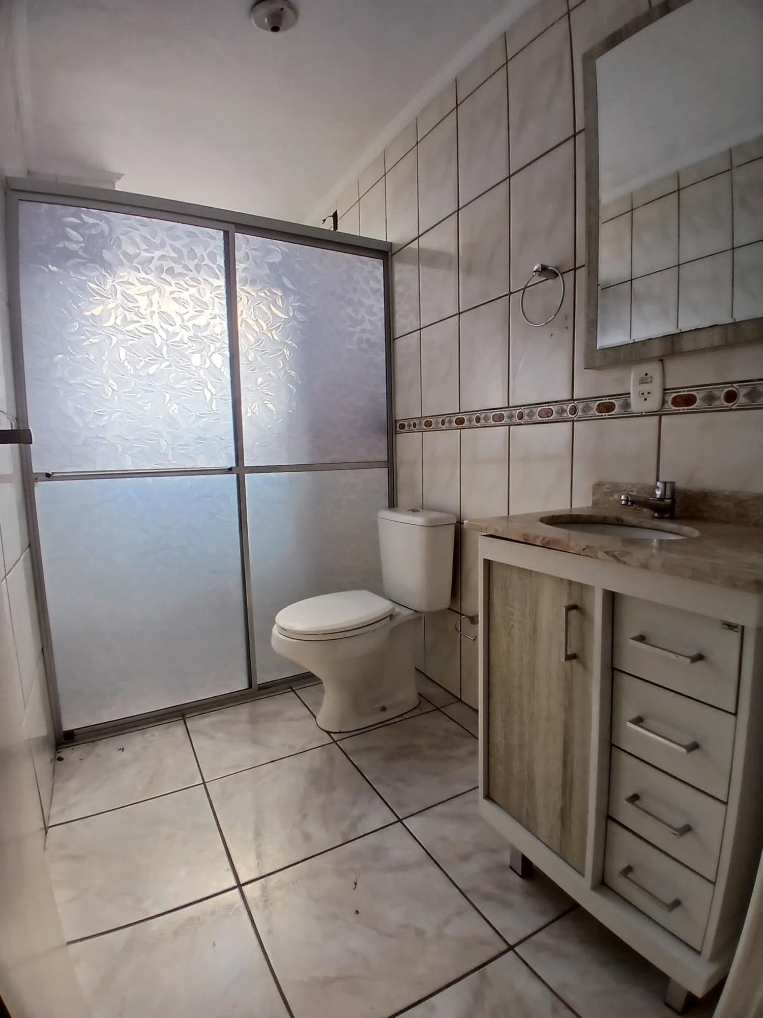 Apartamento Amplo De 2 Dormitórios, Suíte, Sala 2 Ambientes, 2 Banheiros, Cozinha, Área De — Apartamento com 2 quartos para alugar em Nossa Senhora Medianeira, Santa Maria/RS