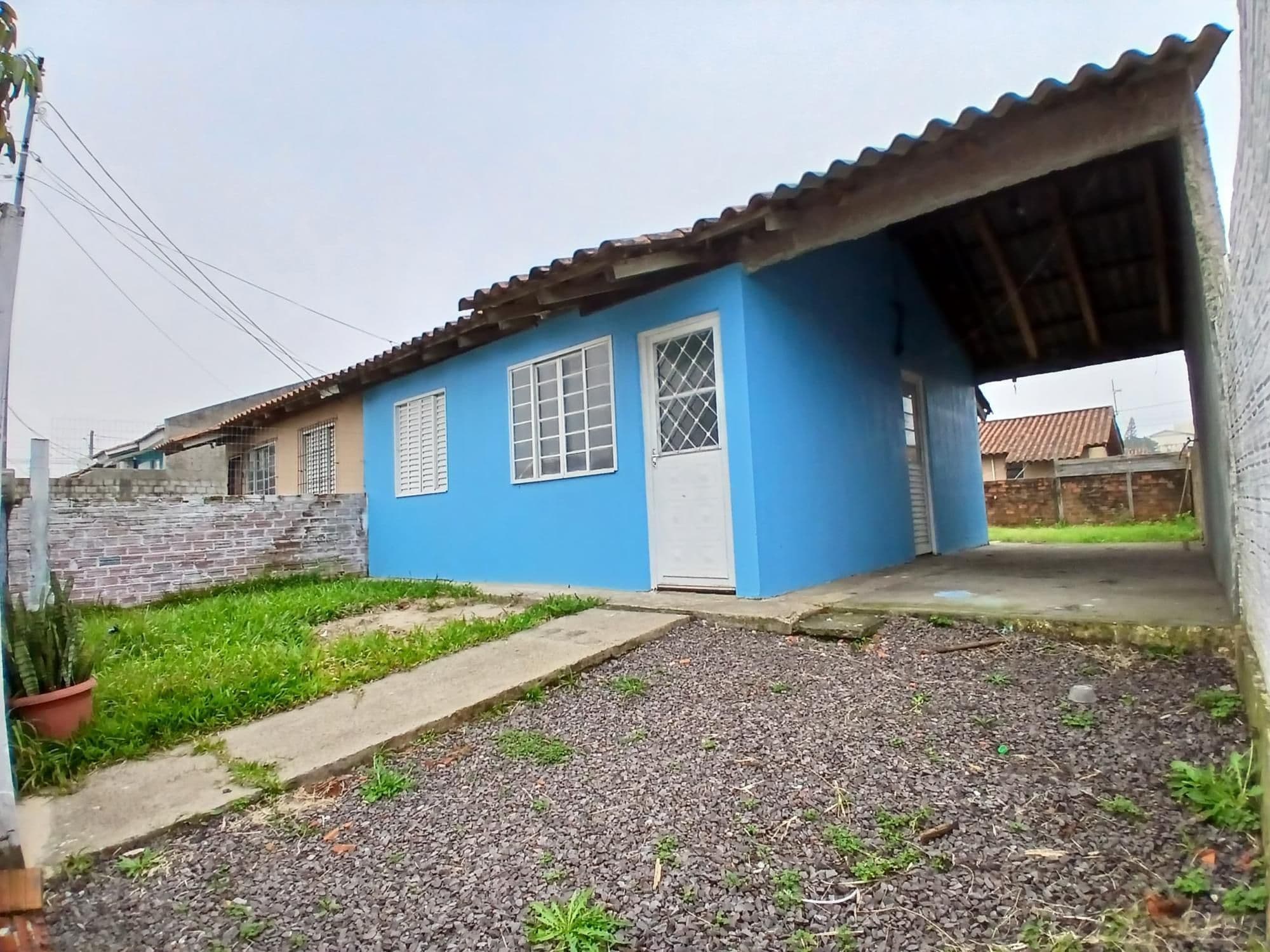Casa no Diácono João Luiz Pozzobon de 2 dormitórios, sala e cozinha conjugadas, banheiro s — Casa com 2 quartos para alugar em Diácono João Luiz Pozzobon, Santa Maria/RS