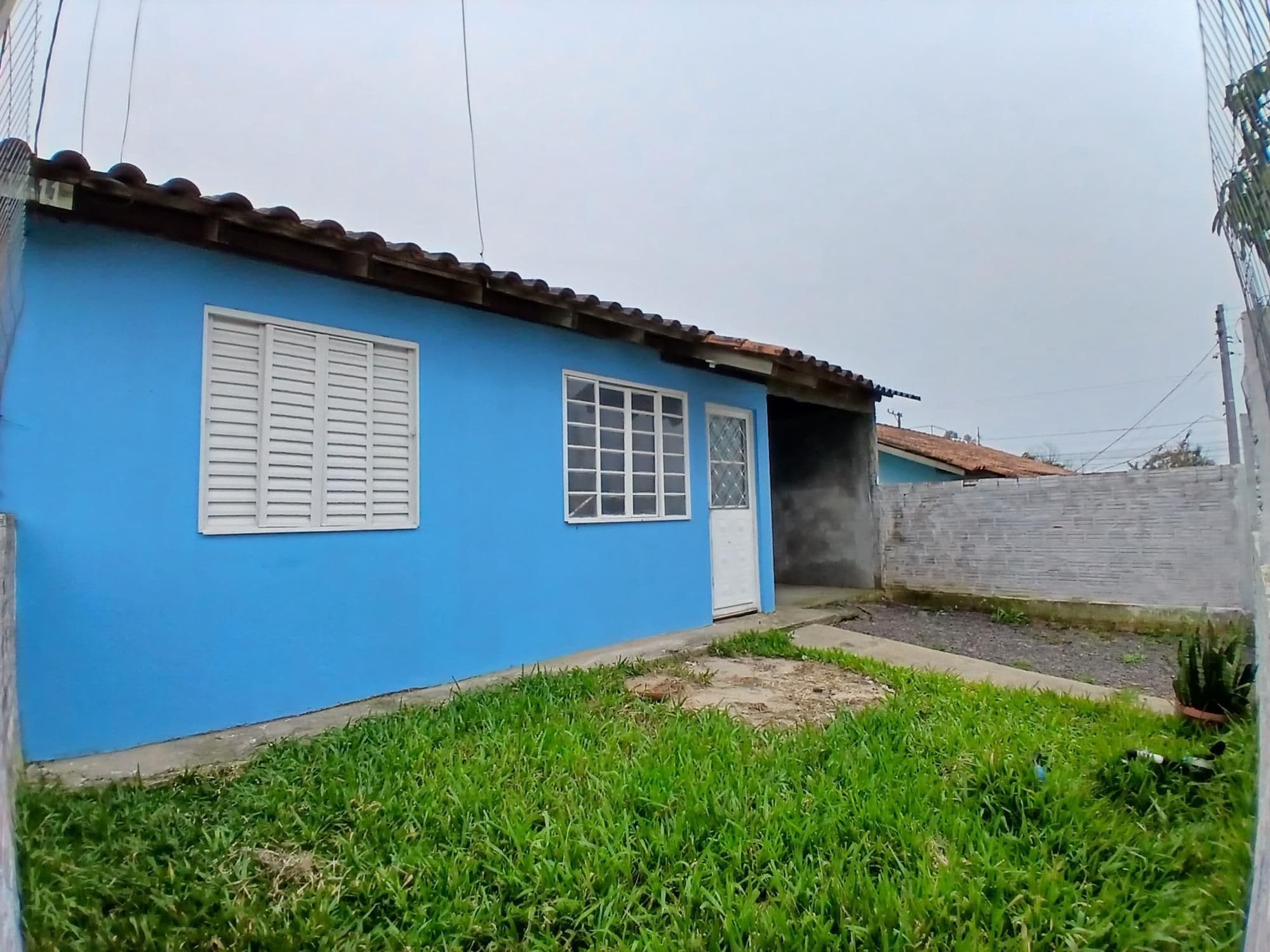 Casa no Diácono João Luiz Pozzobon de 2 dormitórios, sala e cozinha conjugadas, banheiro s — Casa com 2 quartos para alugar em Diácono João Luiz Pozzobon, Santa Maria/RS