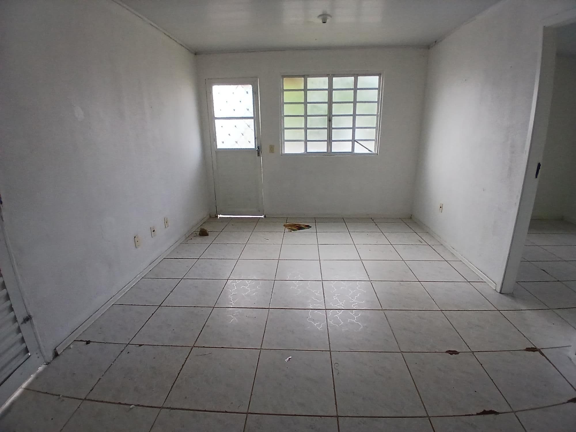 Casa no Diácono João Luiz Pozzobon de 2 dormitórios, sala e cozinha conjugadas, banheiro s — Casa com 2 quartos para alugar em Diácono João Luiz Pozzobon, Santa Maria/RS