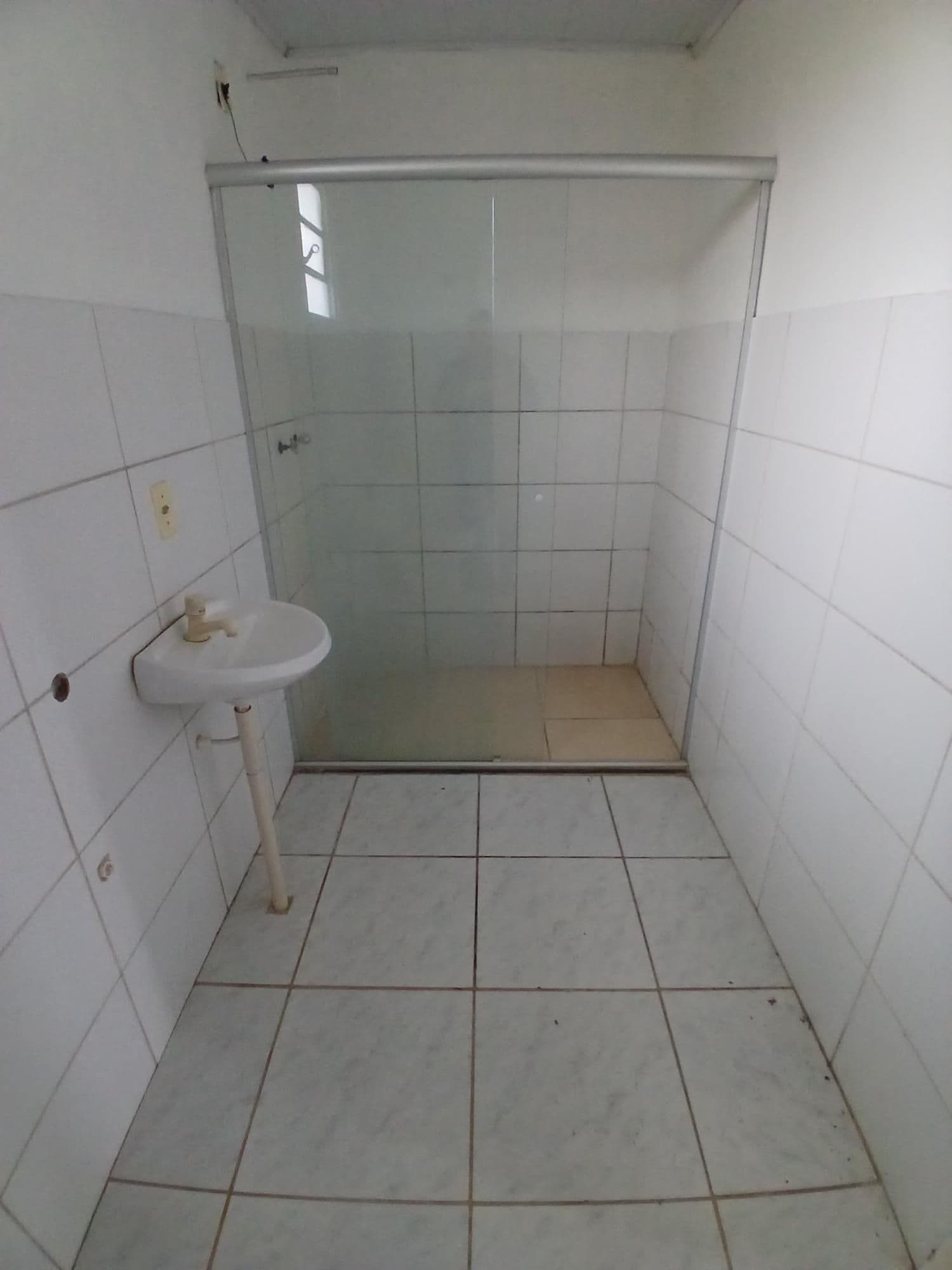 Casa no Diácono João Luiz Pozzobon de 2 dormitórios, sala e cozinha conjugadas, banheiro s — Casa com 2 quartos para alugar em Diácono João Luiz Pozzobon, Santa Maria/RS