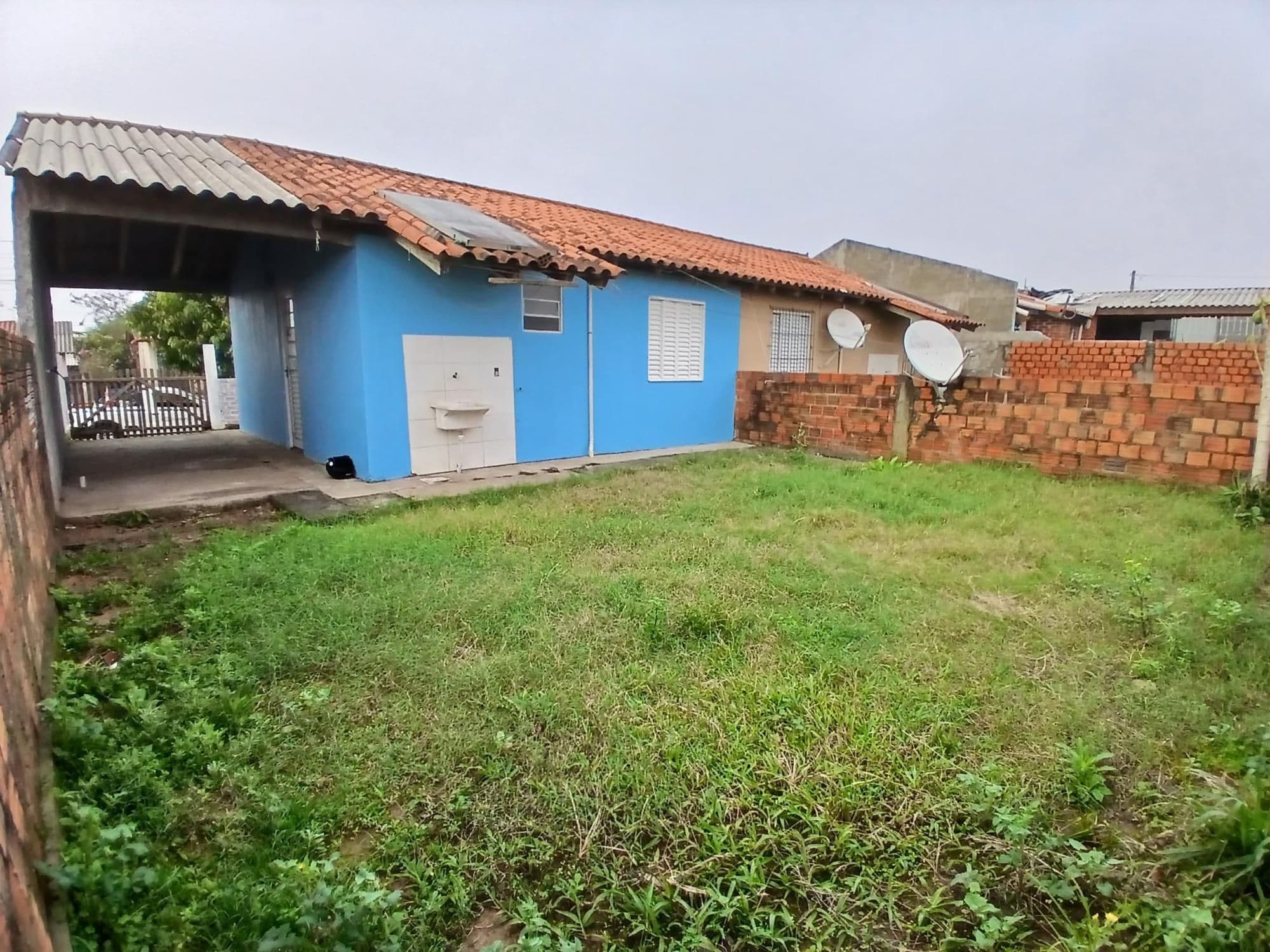 Casa no Diácono João Luiz Pozzobon de 2 dormitórios, sala e cozinha conjugadas, banheiro s — Casa com 2 quartos para alugar em Diácono João Luiz Pozzobon, Santa Maria/RS